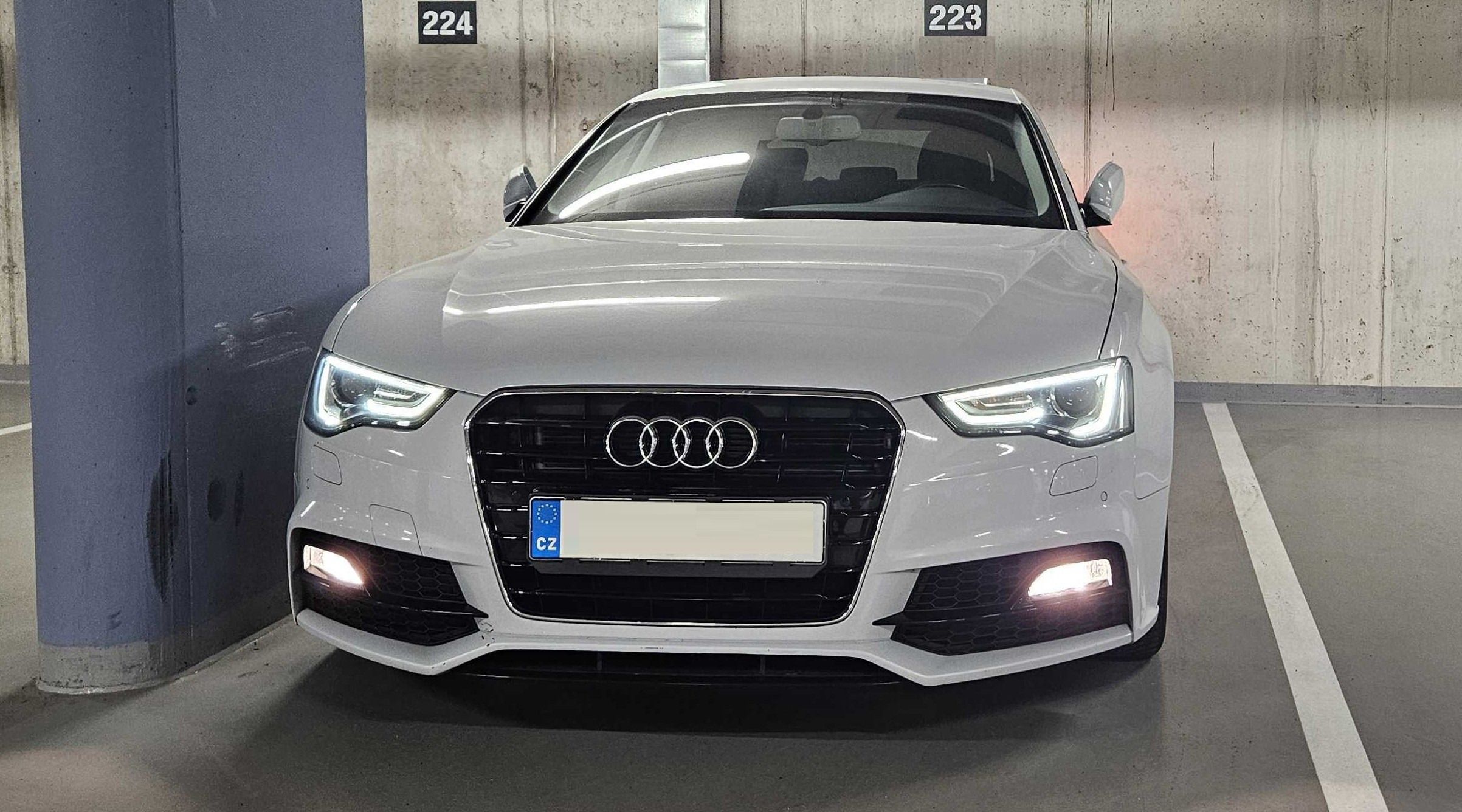 Audi A5, 2.0 TDI, S-line, Nez. topení - fotka 2