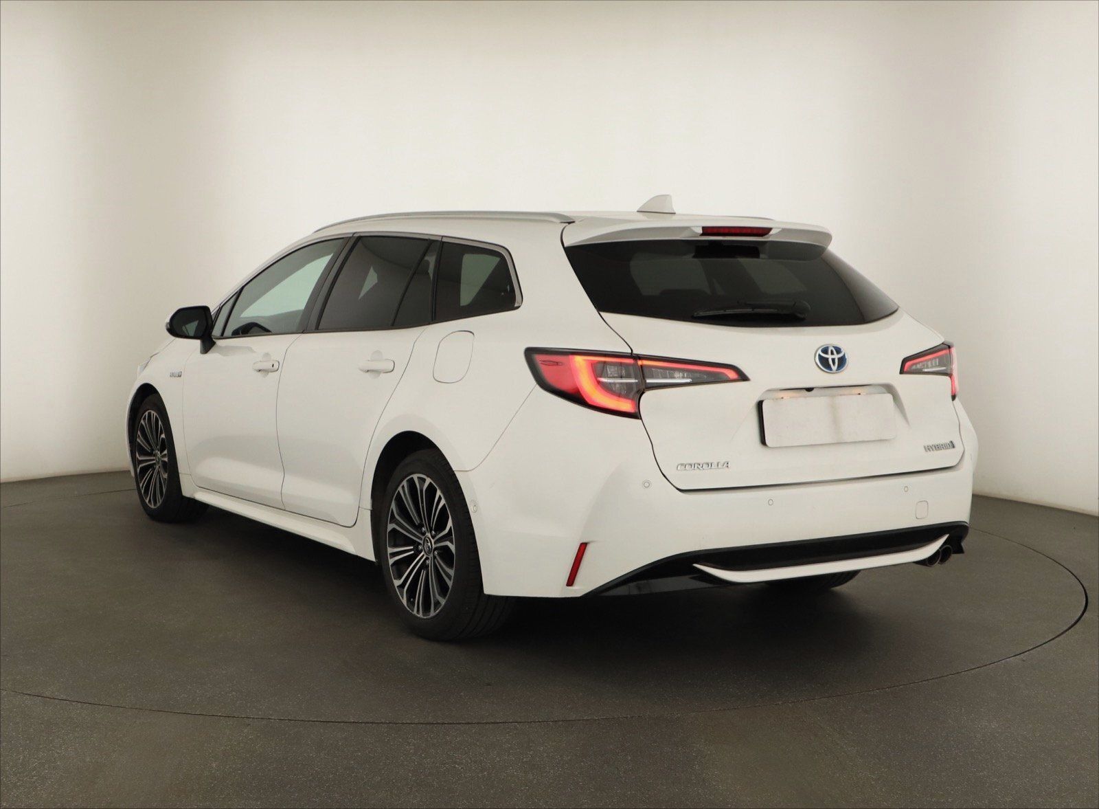 Toyota Corolla, 2.0 Hybrid, Executive, Automat - fotka 4