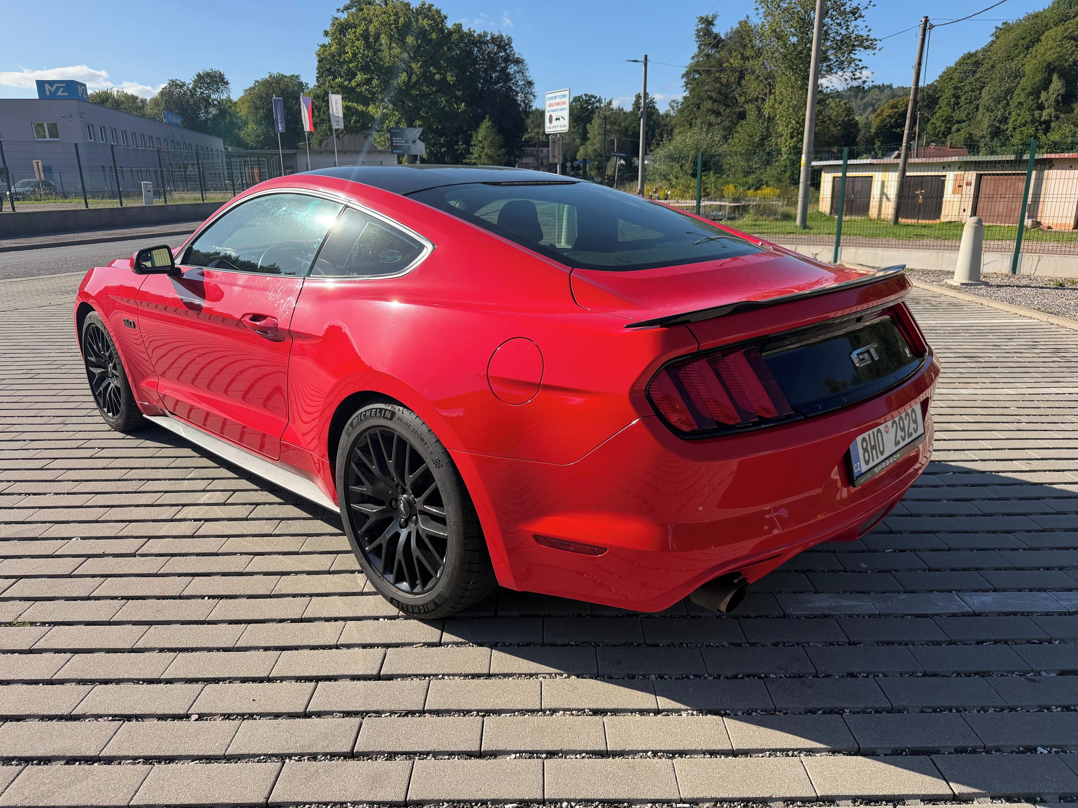 Ford Mustang, Ford Mustang GT - fotka 2