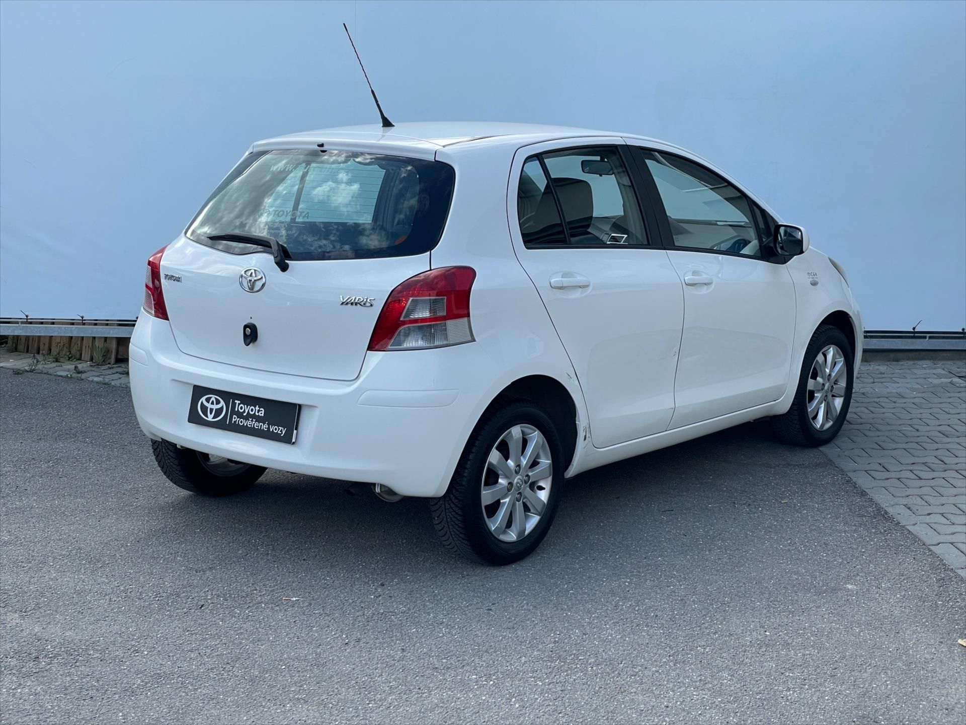 Toyota Yaris, 1,0 Dream - fotka 6