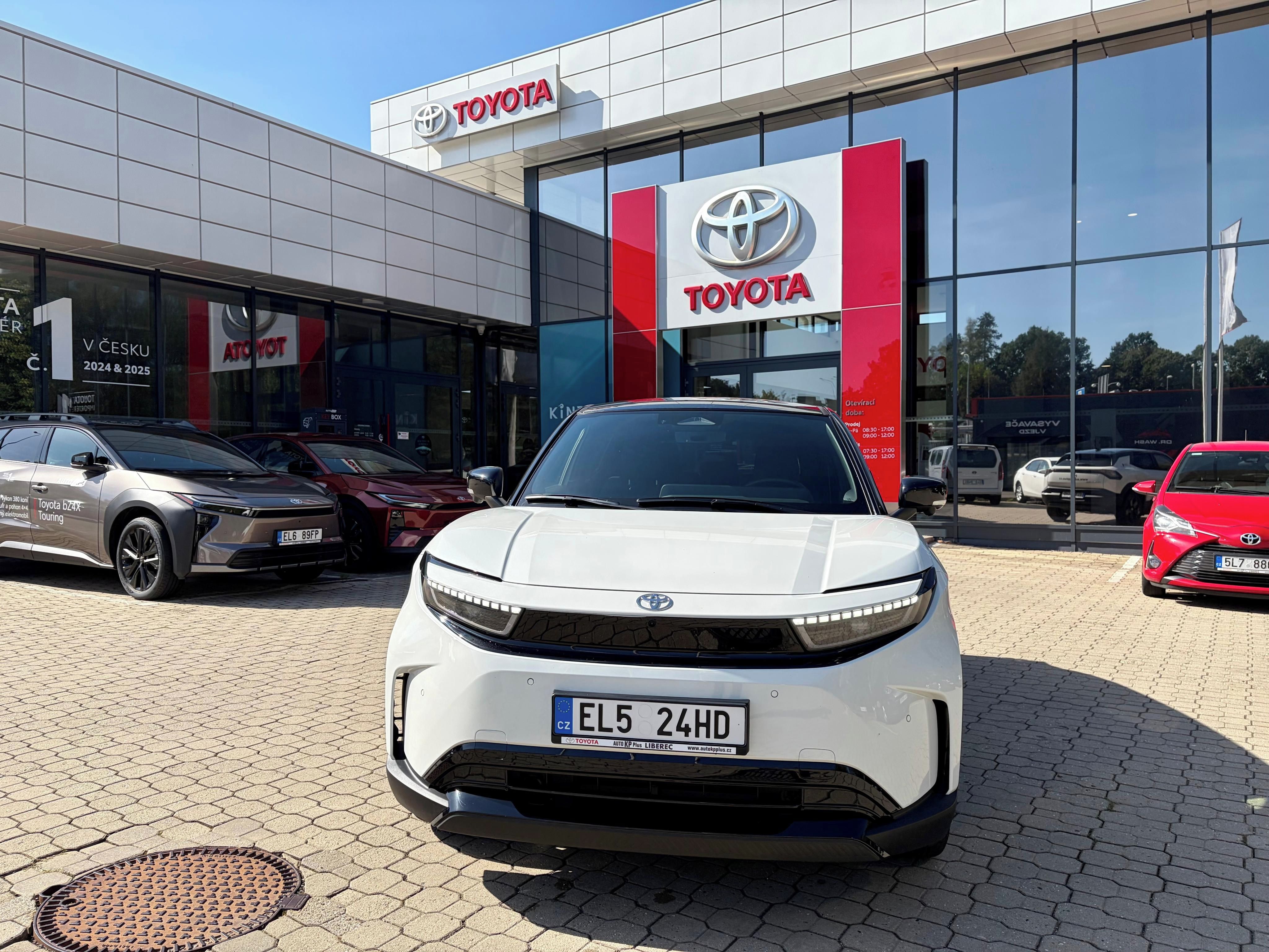 Toyota Urban Cruiser, 174k Executive EV - fotka 2