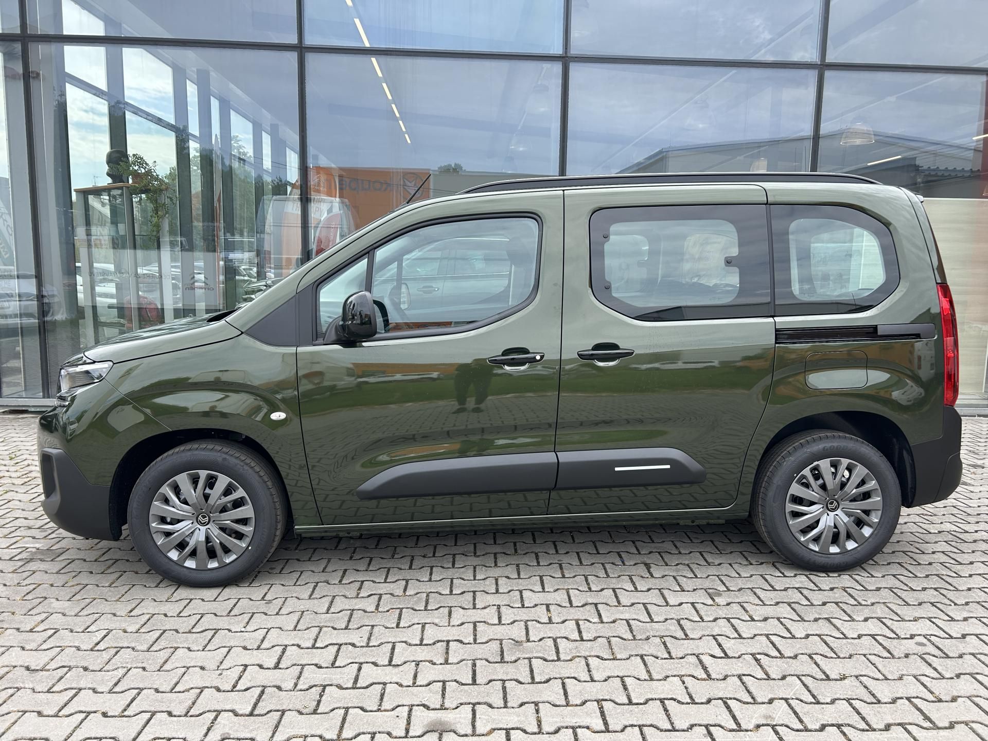 Citroën Berlingo, PLUS 1,5 HDI 100k MAN6 - fotka 4