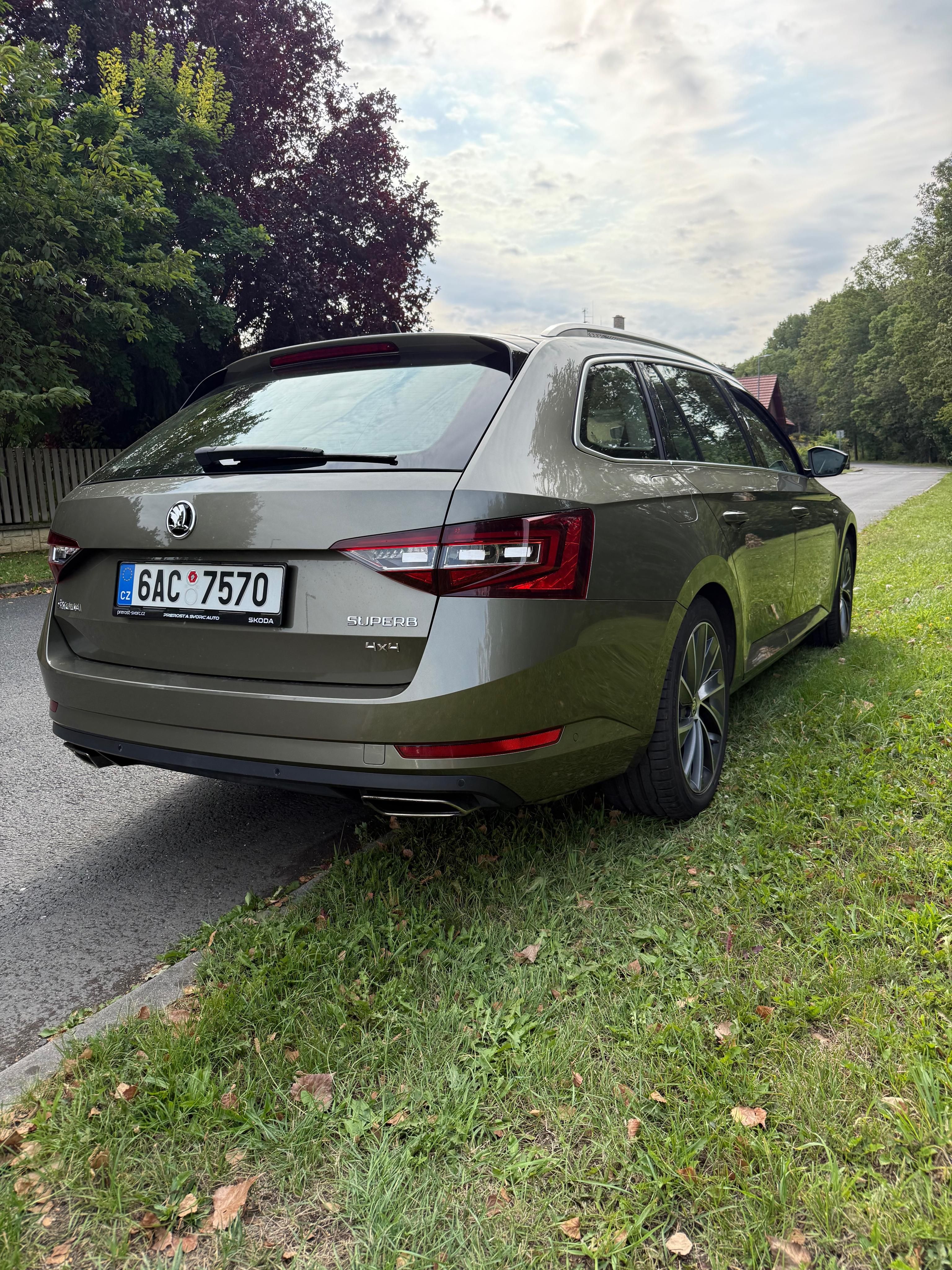 Škoda Superb, 2.0 tsi L&K 206kw - fotka 2