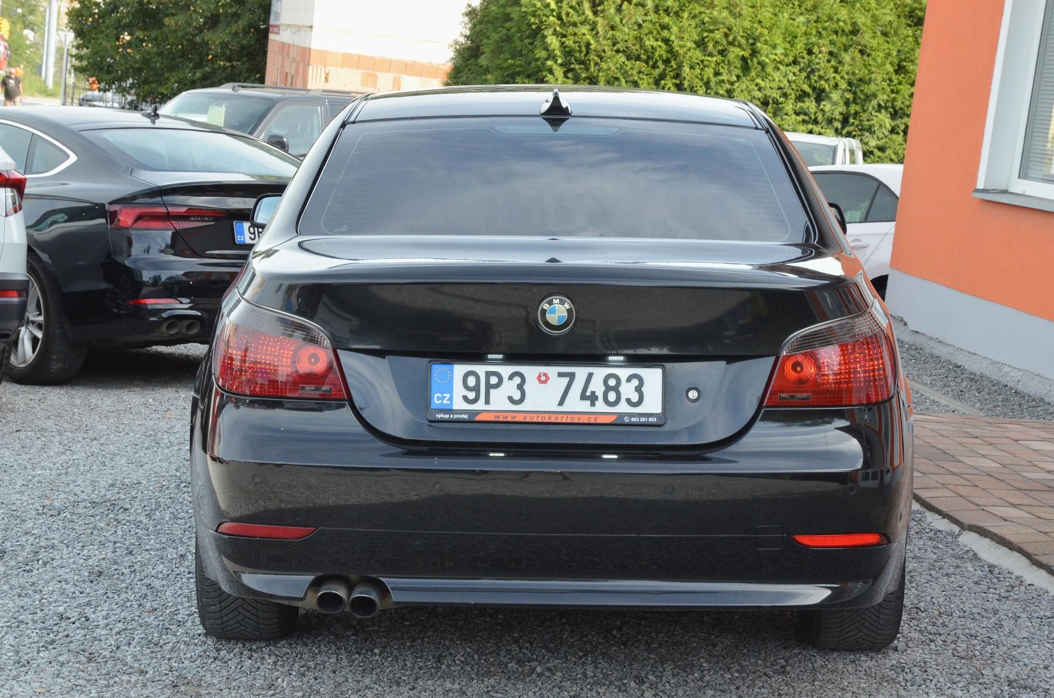 BMW Řada 5, 520i 125kW / XENON / STK 04/28 - fotka 5