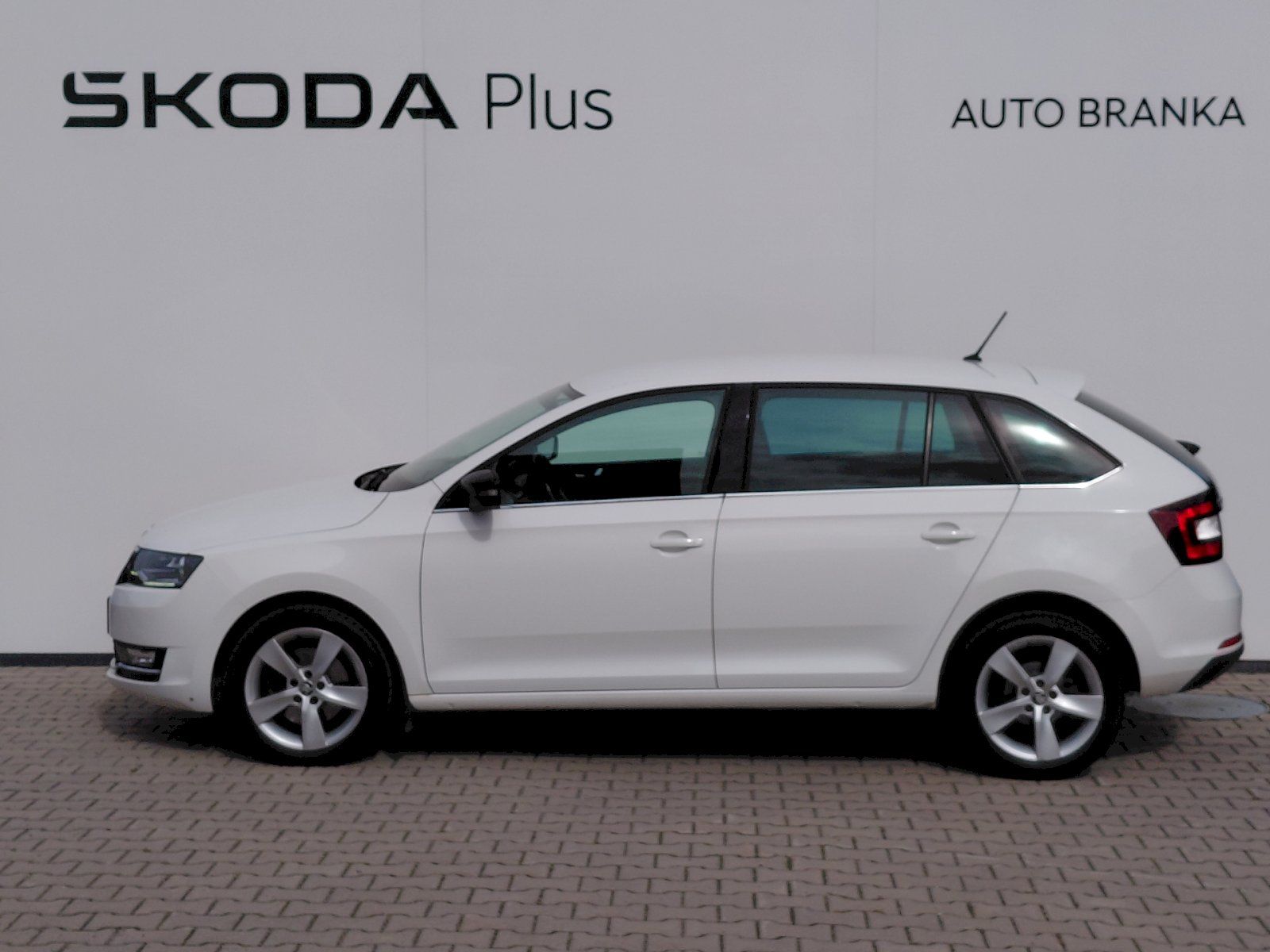 Škoda Rapid, Spaceback 1,0 TSI 81 kW STYLE - fotka 3