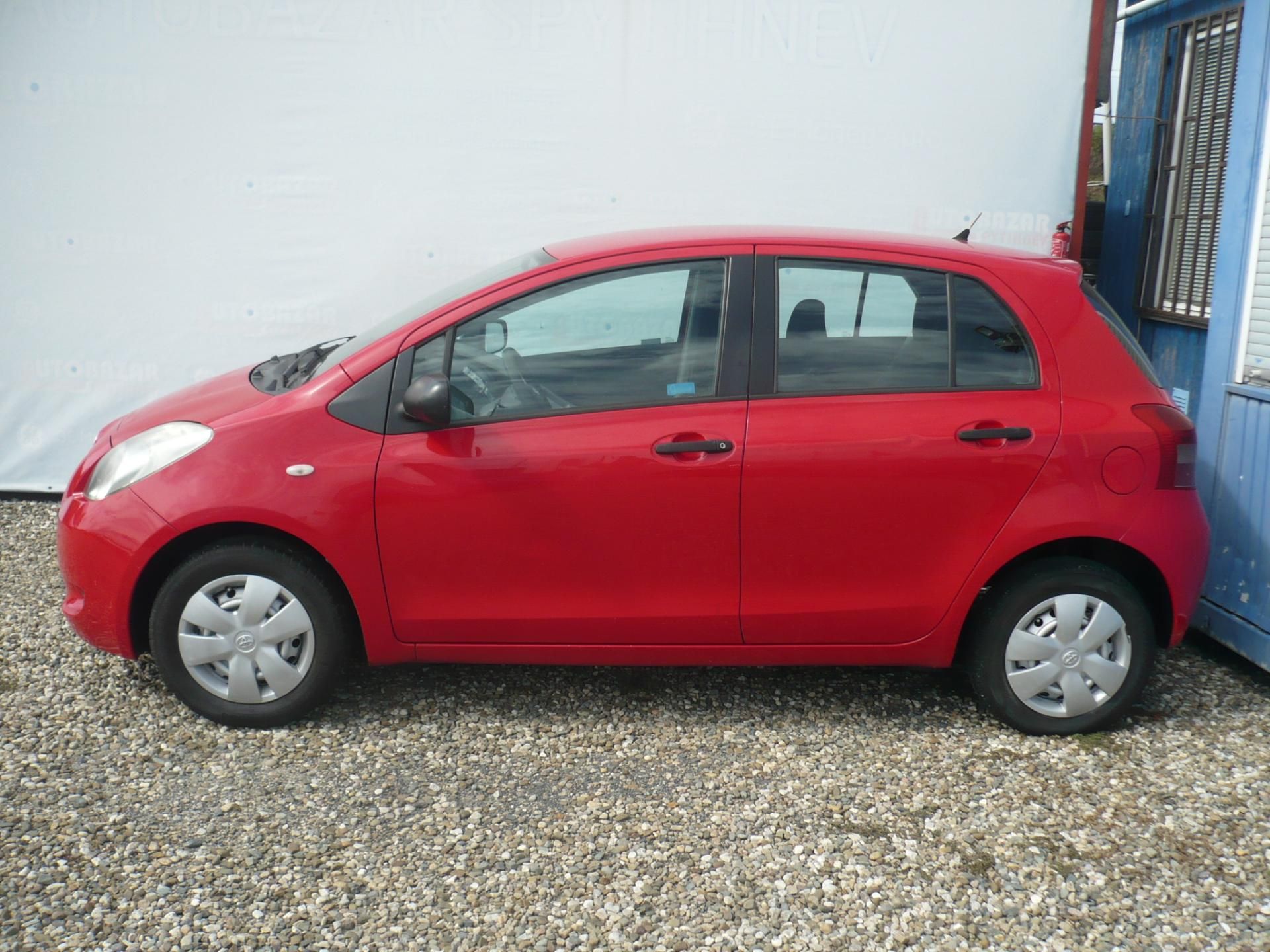 Toyota Yaris, 1.0i 51Kw - fotka 4