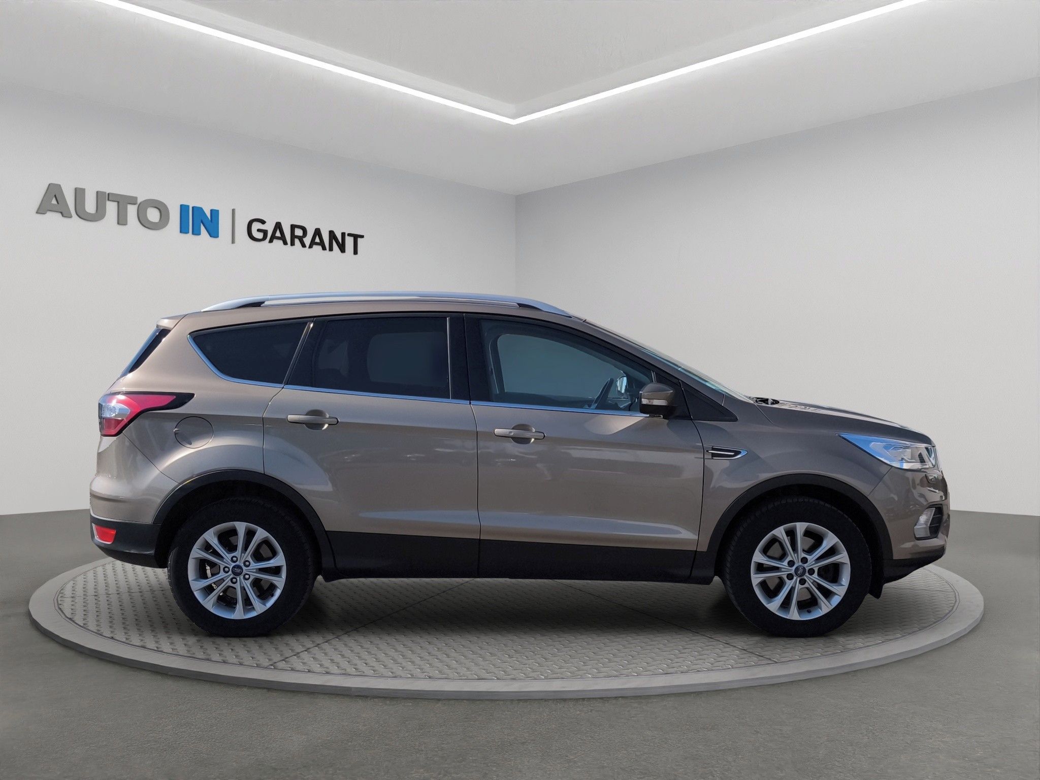 Ford Kuga, 2.0 TDCi 110kW, 4x4, ČR, Serv. - fotka 4