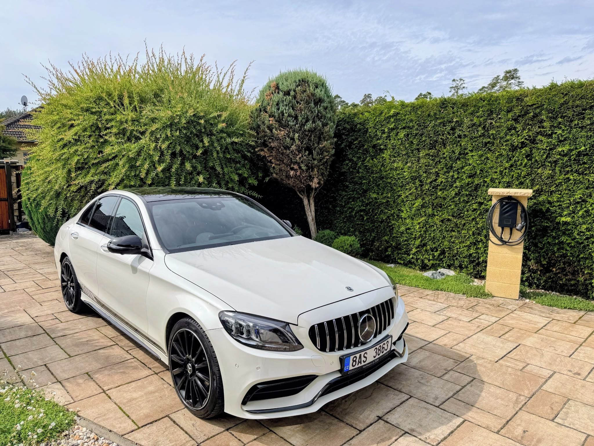 Mercedes-Benz Třídy C, 43 AMG 4MATIC – 287 kW - fotka 3
