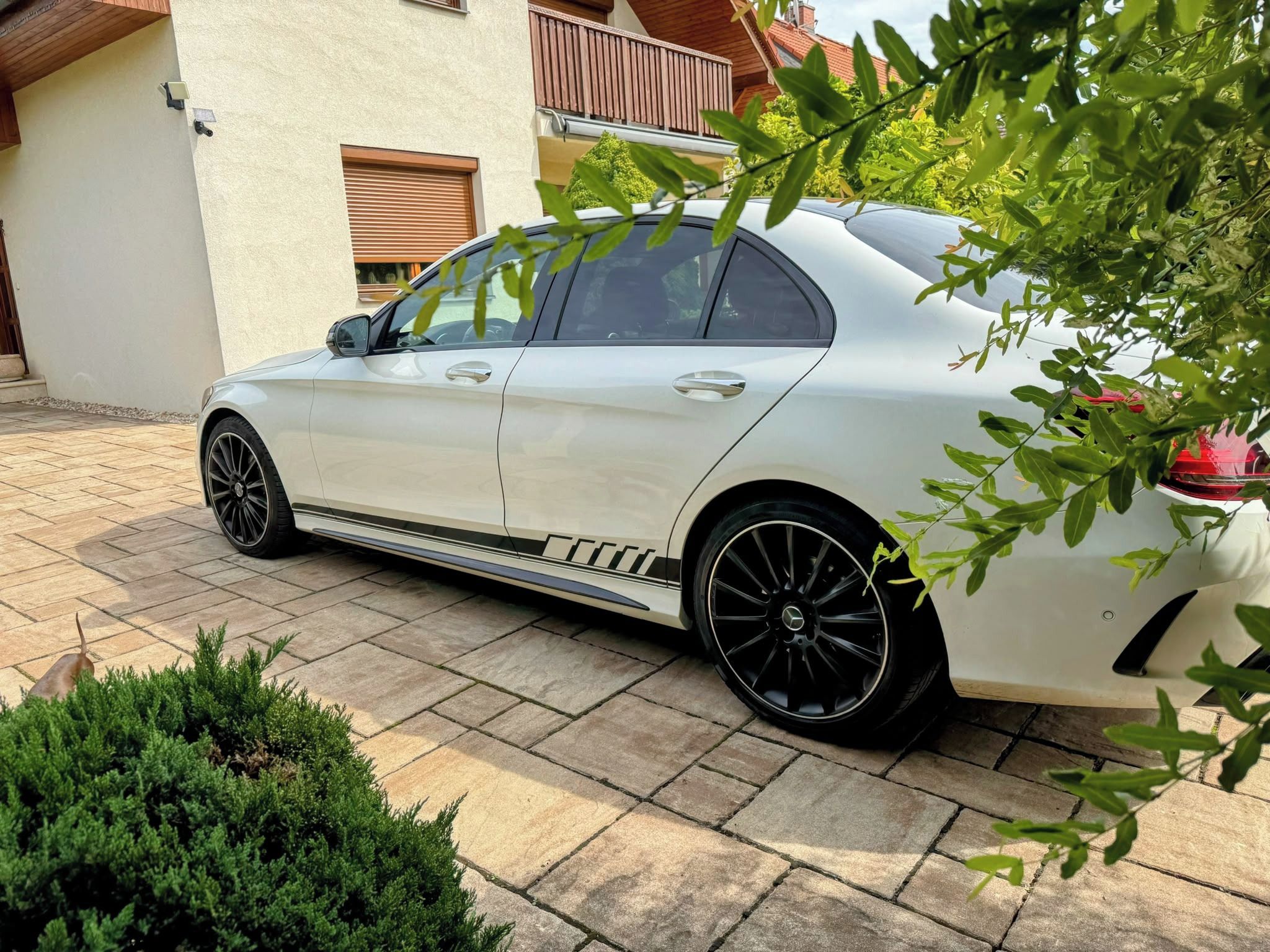 Mercedes-Benz Třídy C, 43 AMG 4MATIC – 287 kW - fotka 4