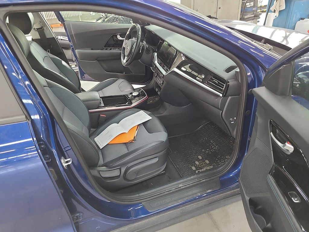 Kia Niro, spirit MY22 64kWh,zár,100% SoH - fotka 6