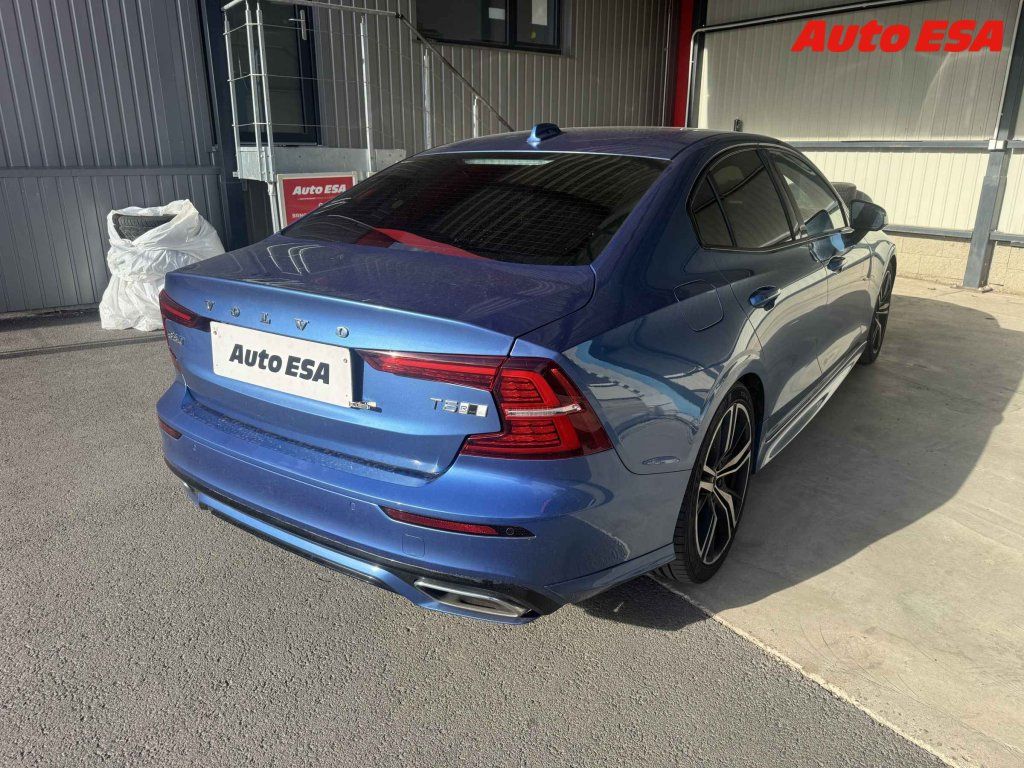 Volvo S60, 2.0 i - fotka 2