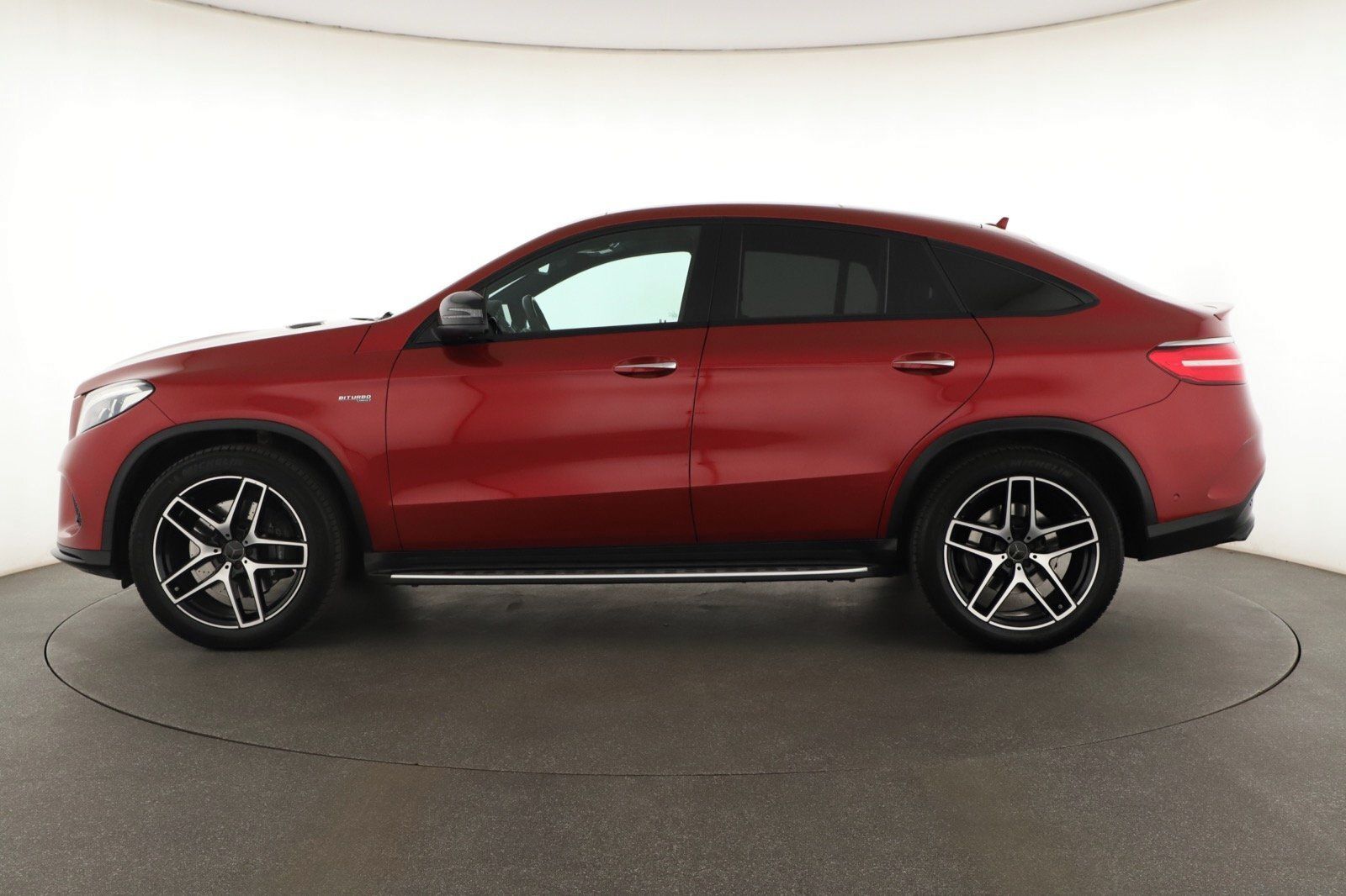 Mercedes-Benz GLE, AMG 4MATIC, AMG line - fotka 3