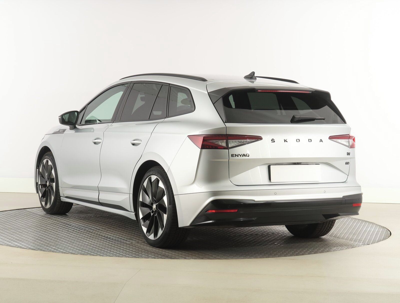 Škoda Enyaq iV, iV 60 (62 kWh), SoH 91% - fotka 4