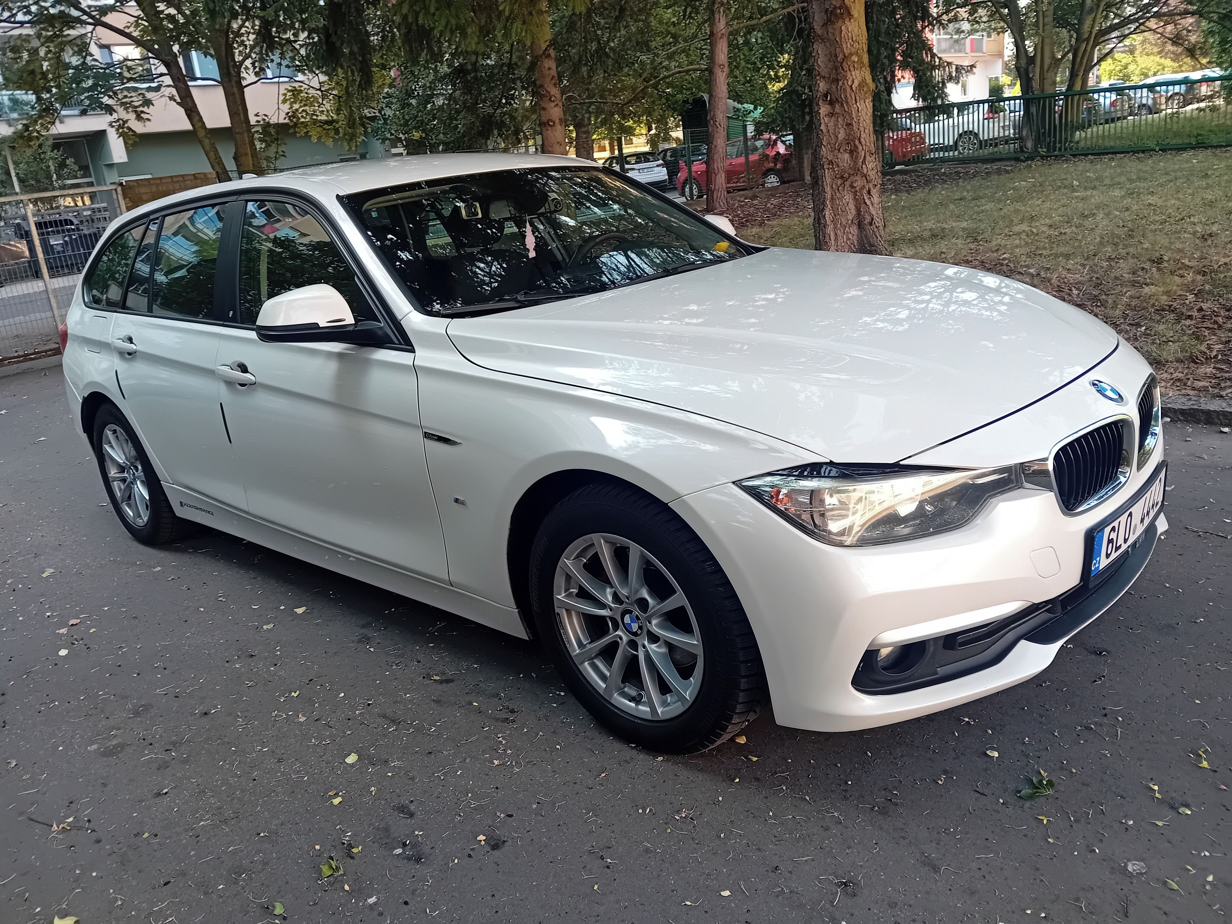 BMW Řada 3, 318d F31 - fotka 3