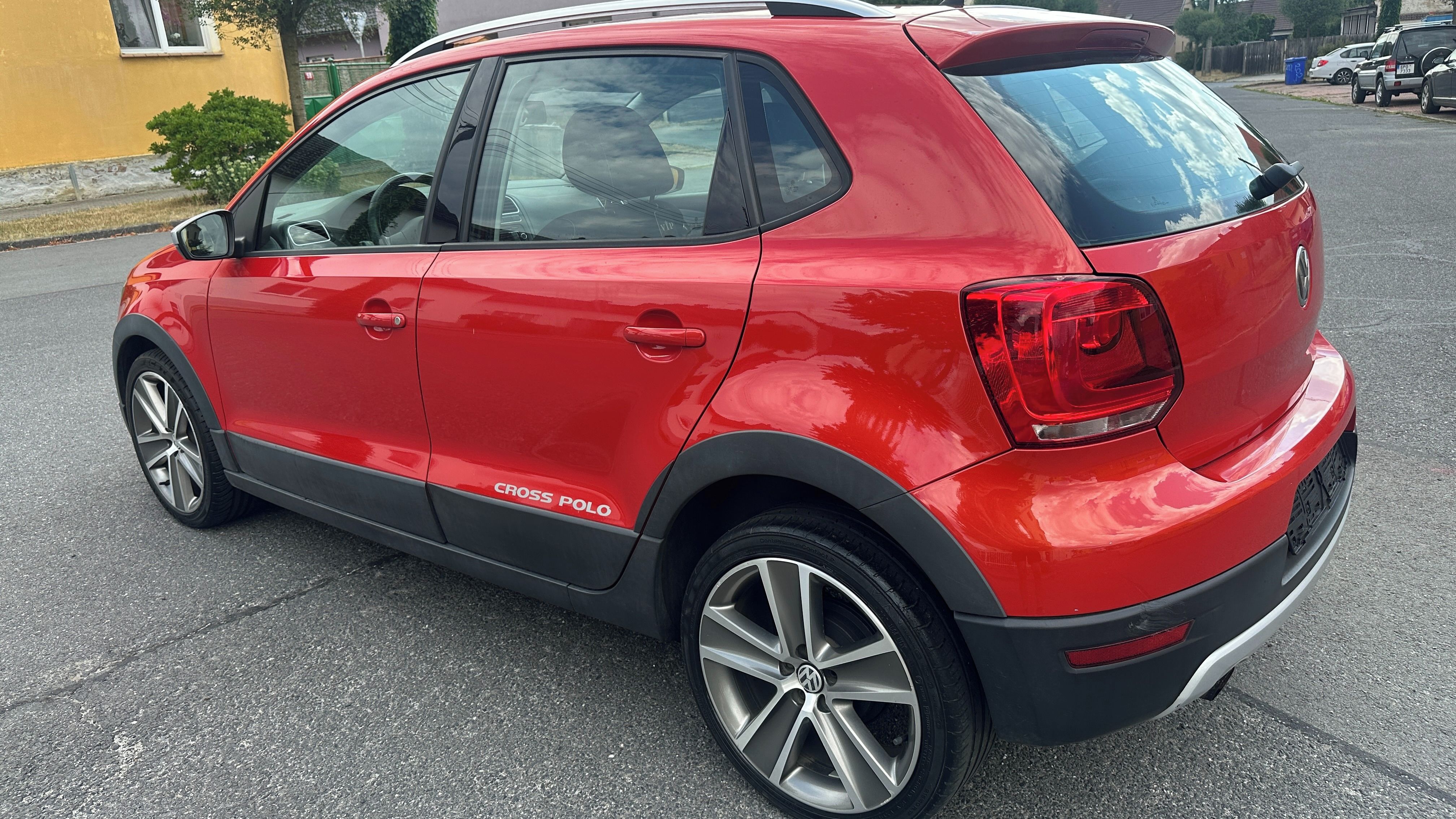 Volkswagen Polo, 1.4 i  SCross. 97t.KM - fotka 4