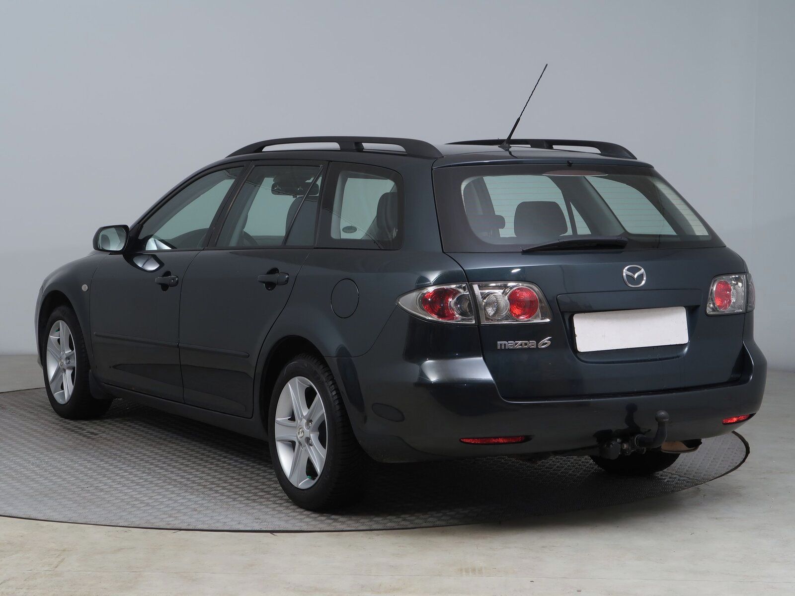 Mazda 6, 1.8, Tažné, Klima - fotka 4