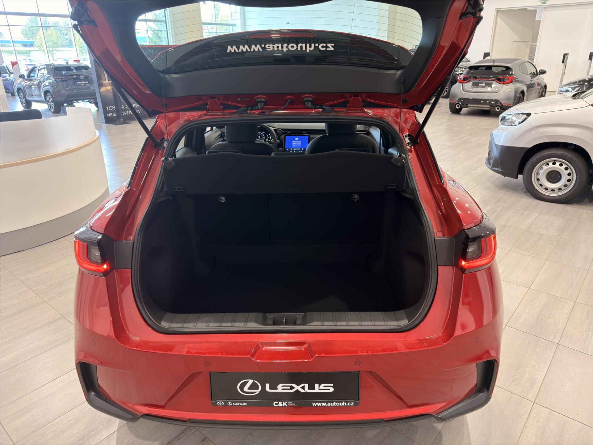 Lexus LBX, Comfort Business  1.5 Hybrid ( - fotka 5