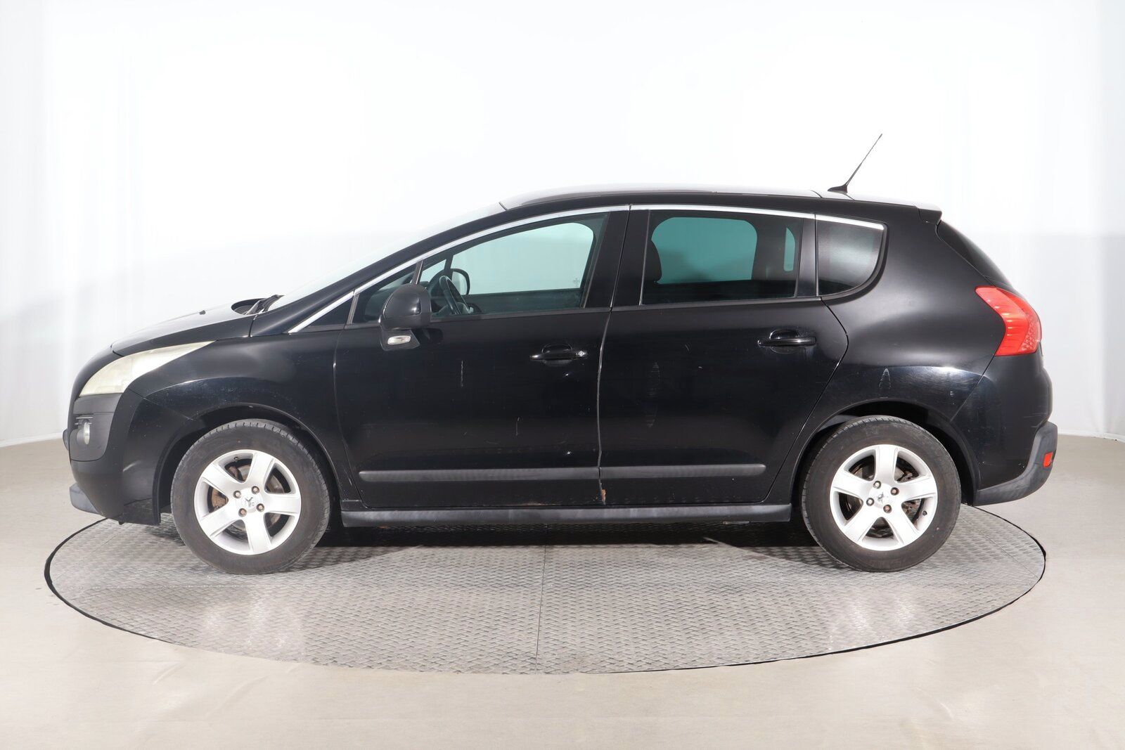 Peugeot 3008, 1.6 HDi, po STK, jezdí výborně - fotka 3