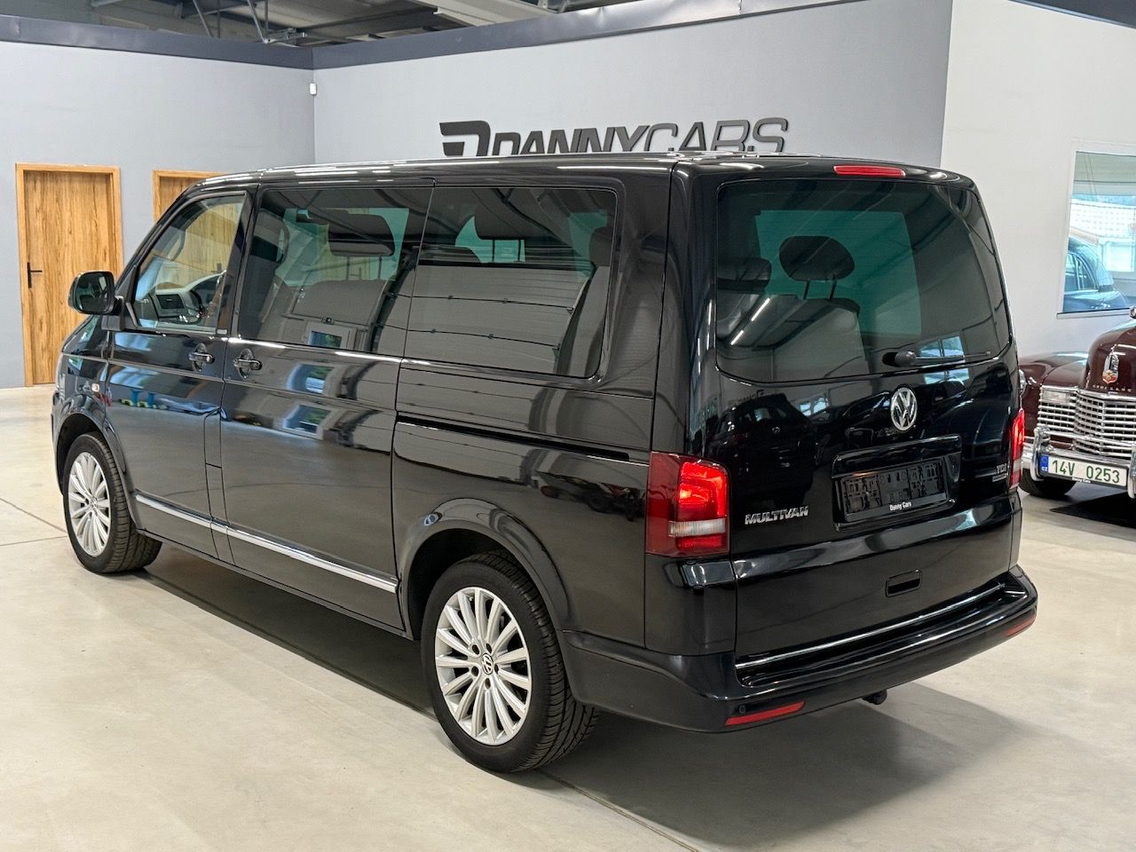 Volkswagen Multivan, T5.1 2.0TDI 103kw, LIFE - fotka 2