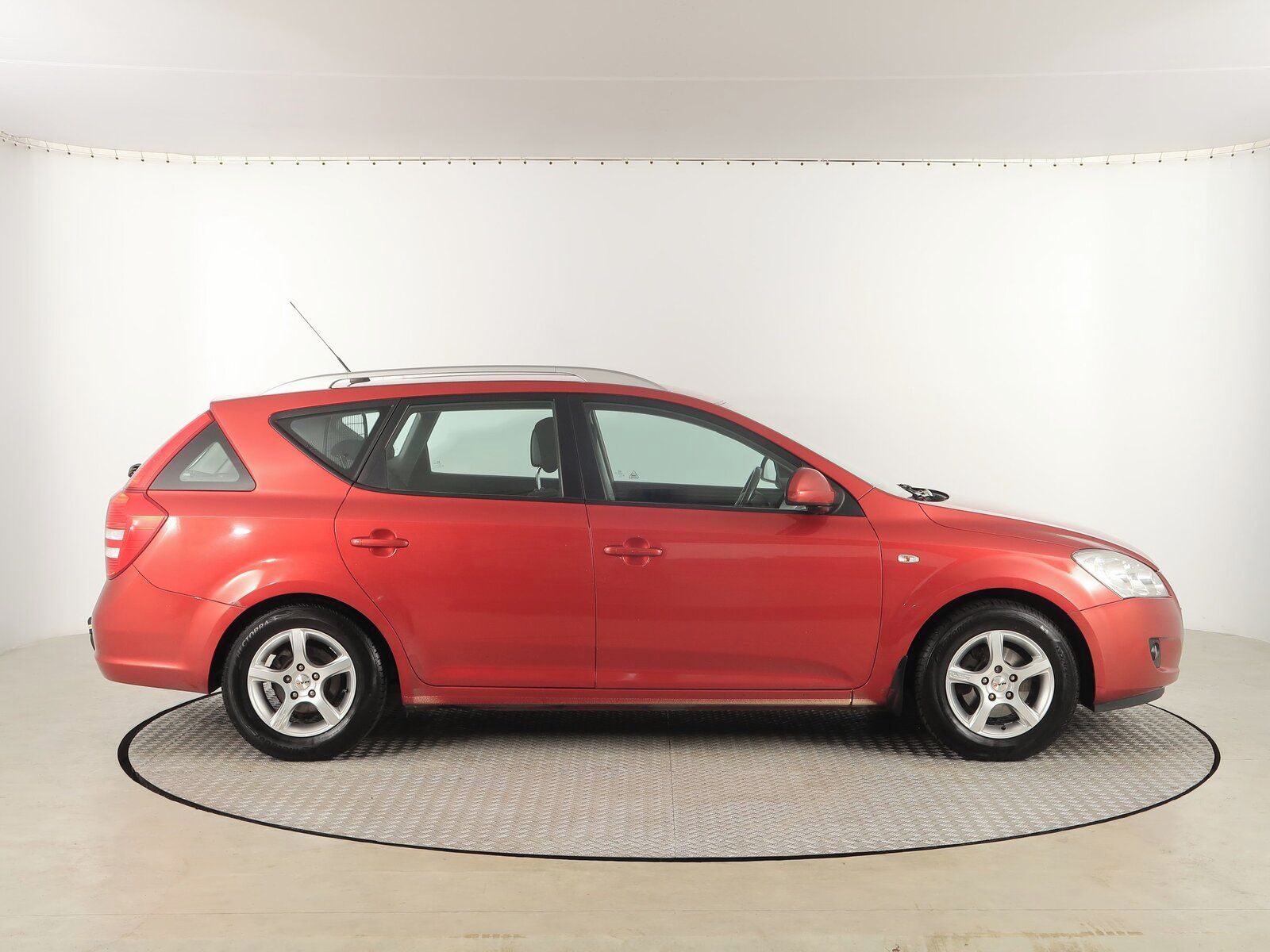 Kia Cee´d, 1.6 i, jezdí výborně - fotka 6
