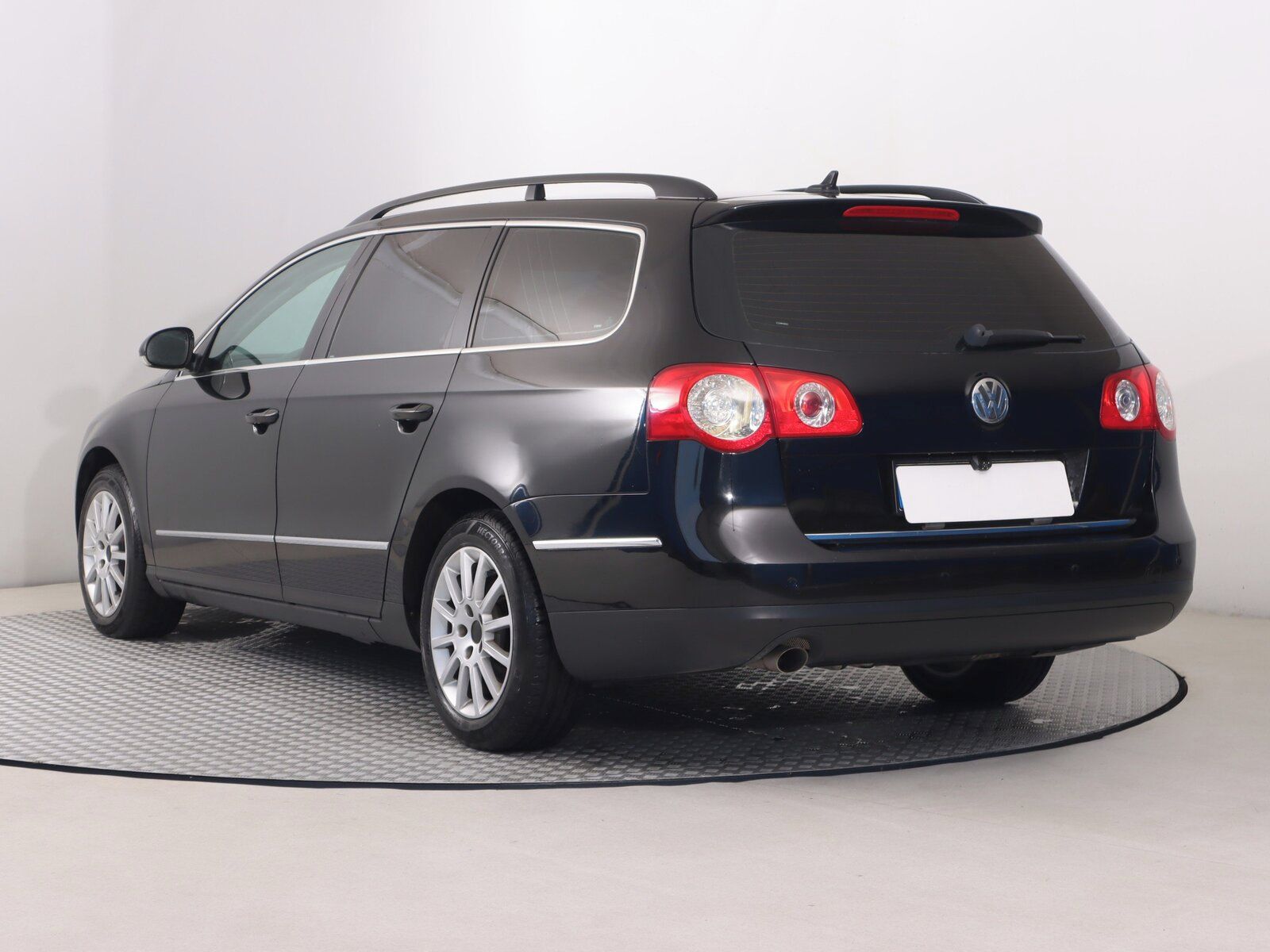 Volkswagen Passat, 1.6 TDI - fotka 4