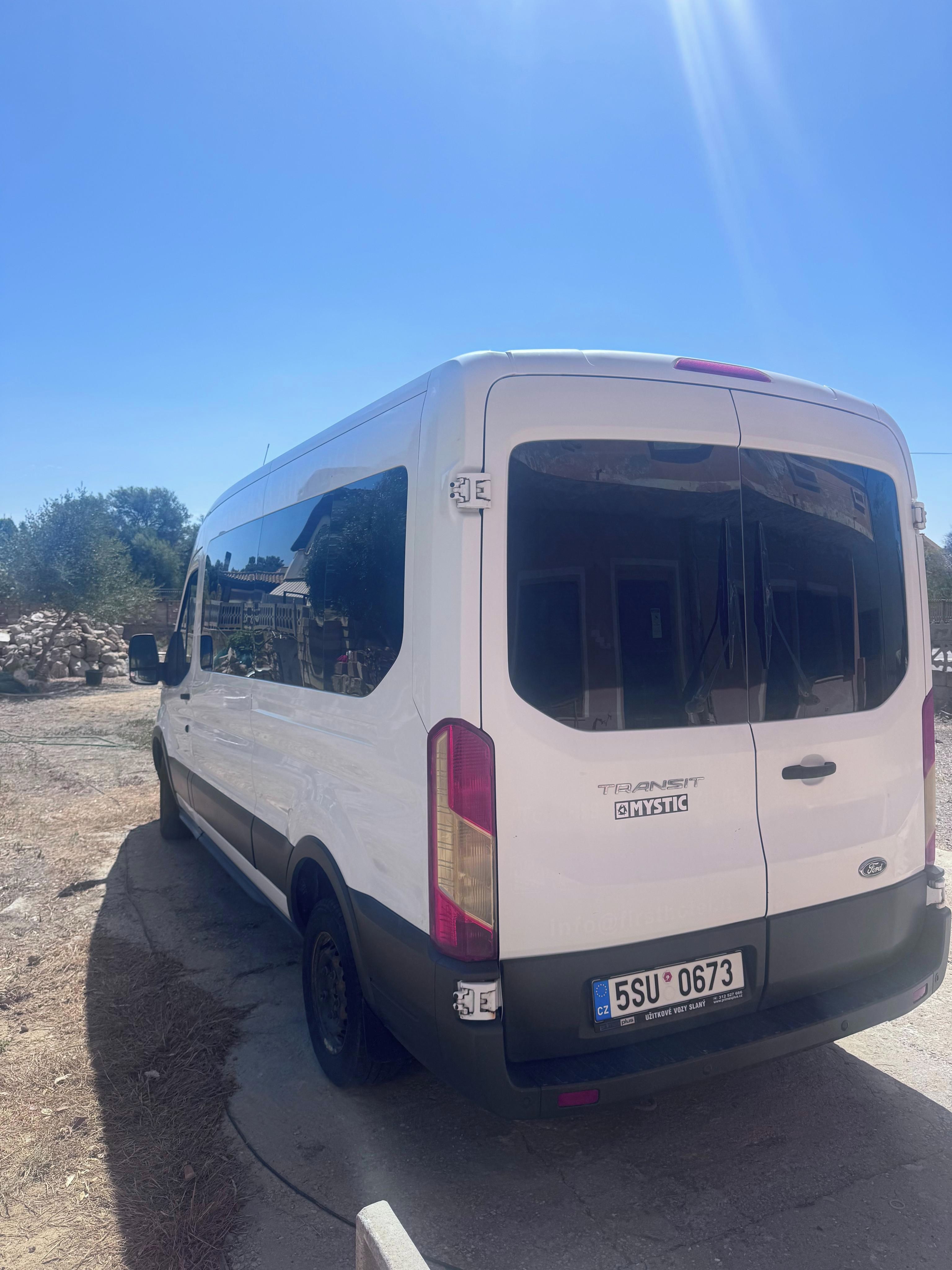 Ford Transit, Ford Transit 2.2 TDCI, 9míst - fotka 3