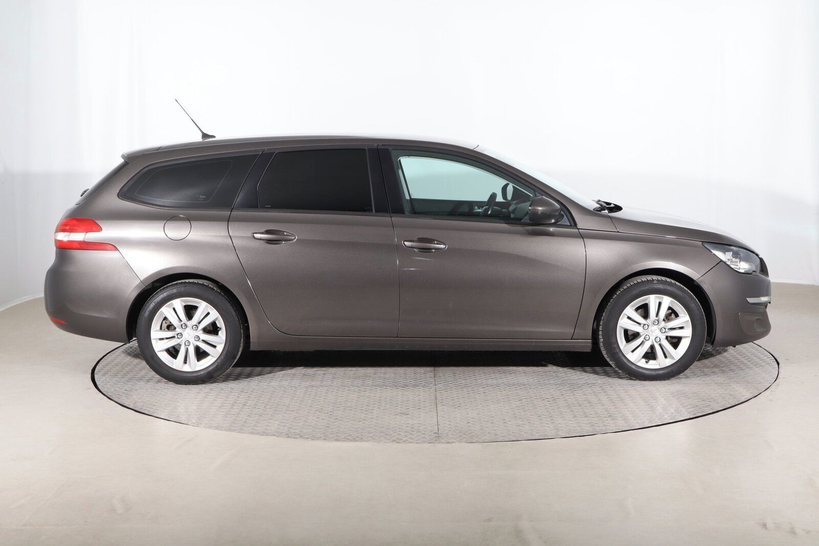 Peugeot 308, 1.6 e-HDi - fotka 6