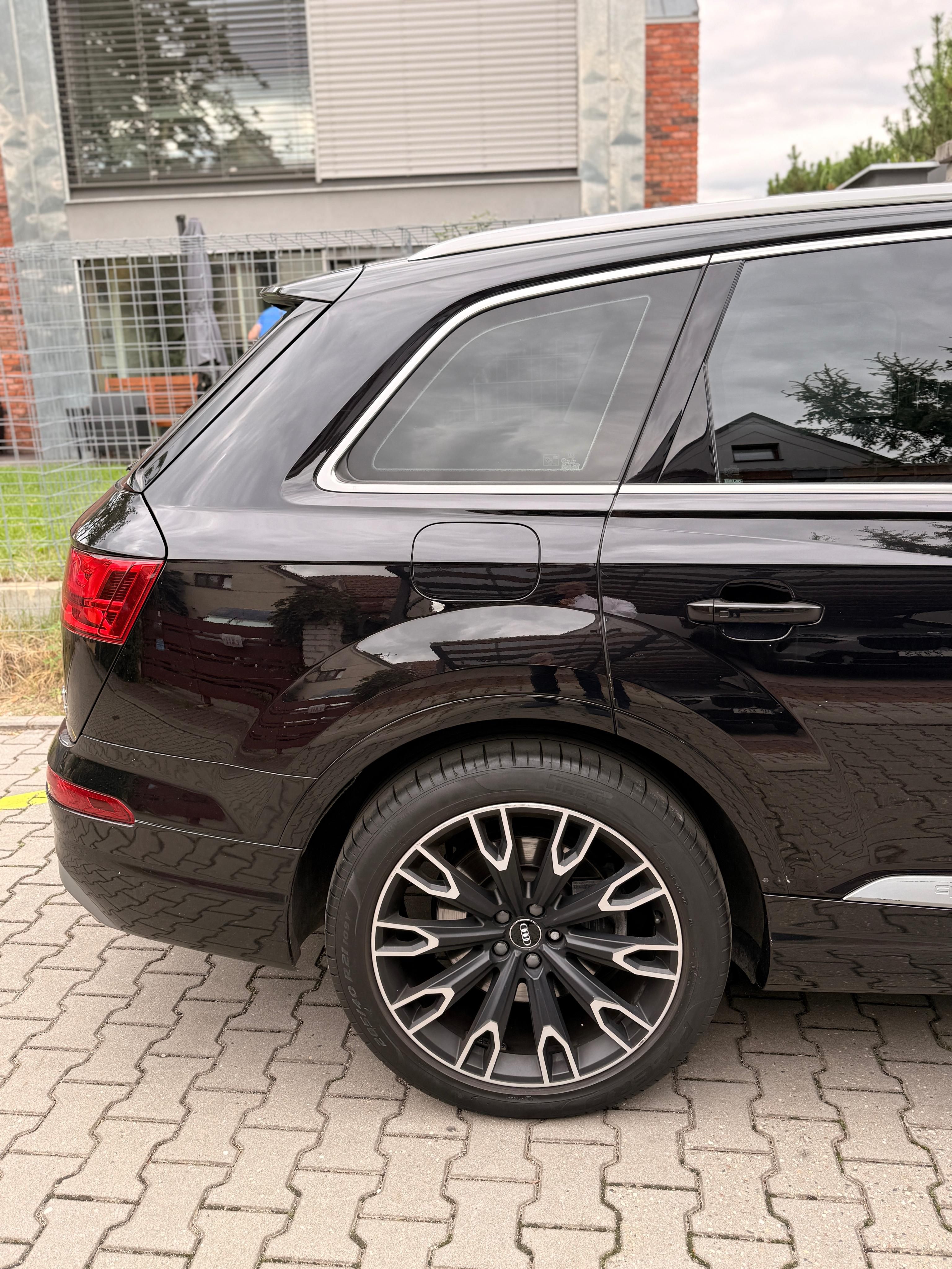 Audi Q7, 3.0 benzín, odpočet DPH, 1.maj - fotka 6