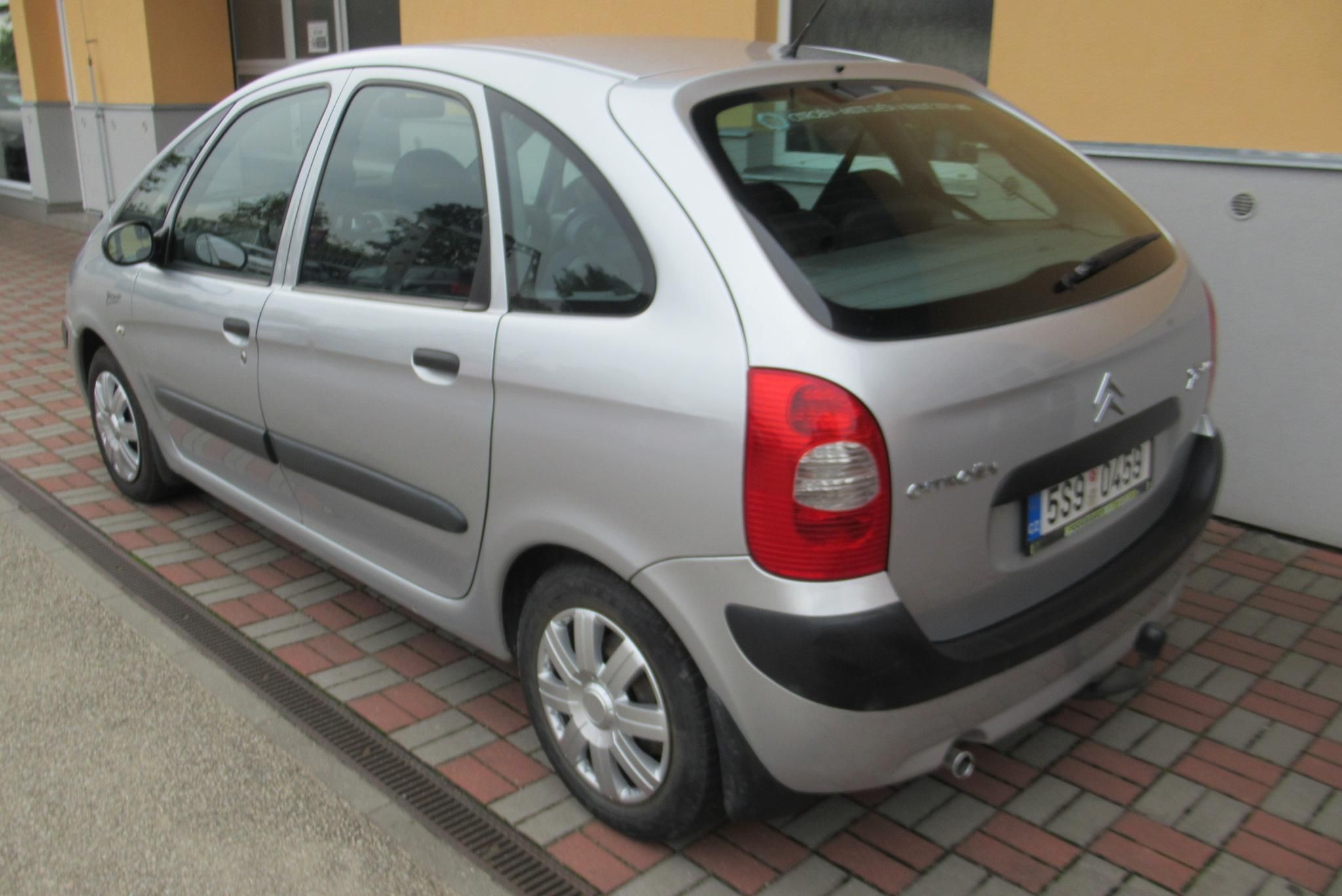 Citroën Xsara Picasso, 1.6i 16V AUT.KLIMA TAŽNÉ - fotka 2