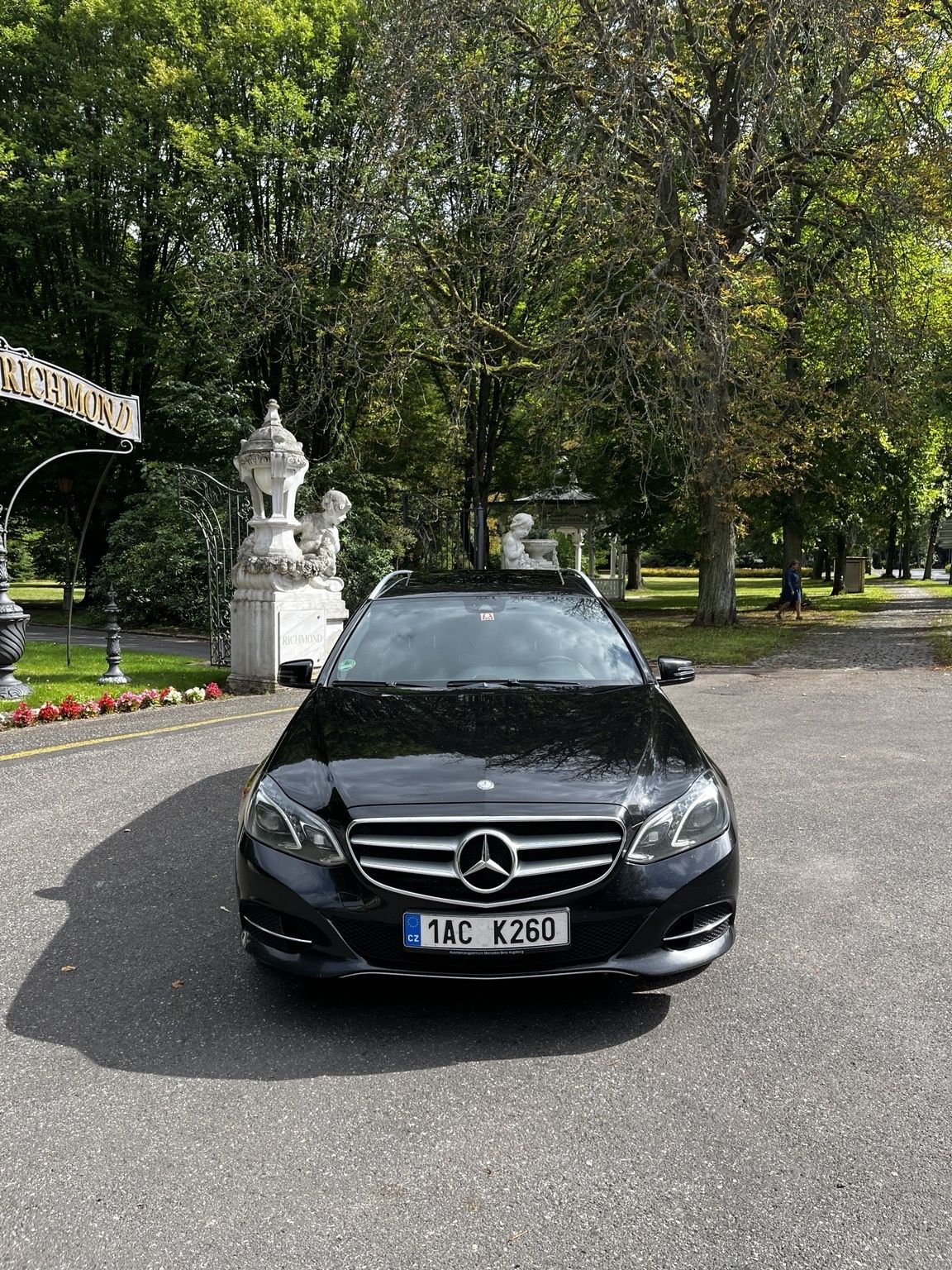Mercedes-Benz Třídy E, Mercedes-Benz E220 CDI T Avant - fotka 2