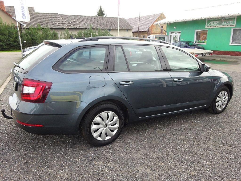 Škoda Octavia, COMBI III FC Amb.Plus - NAVI - fotka 6