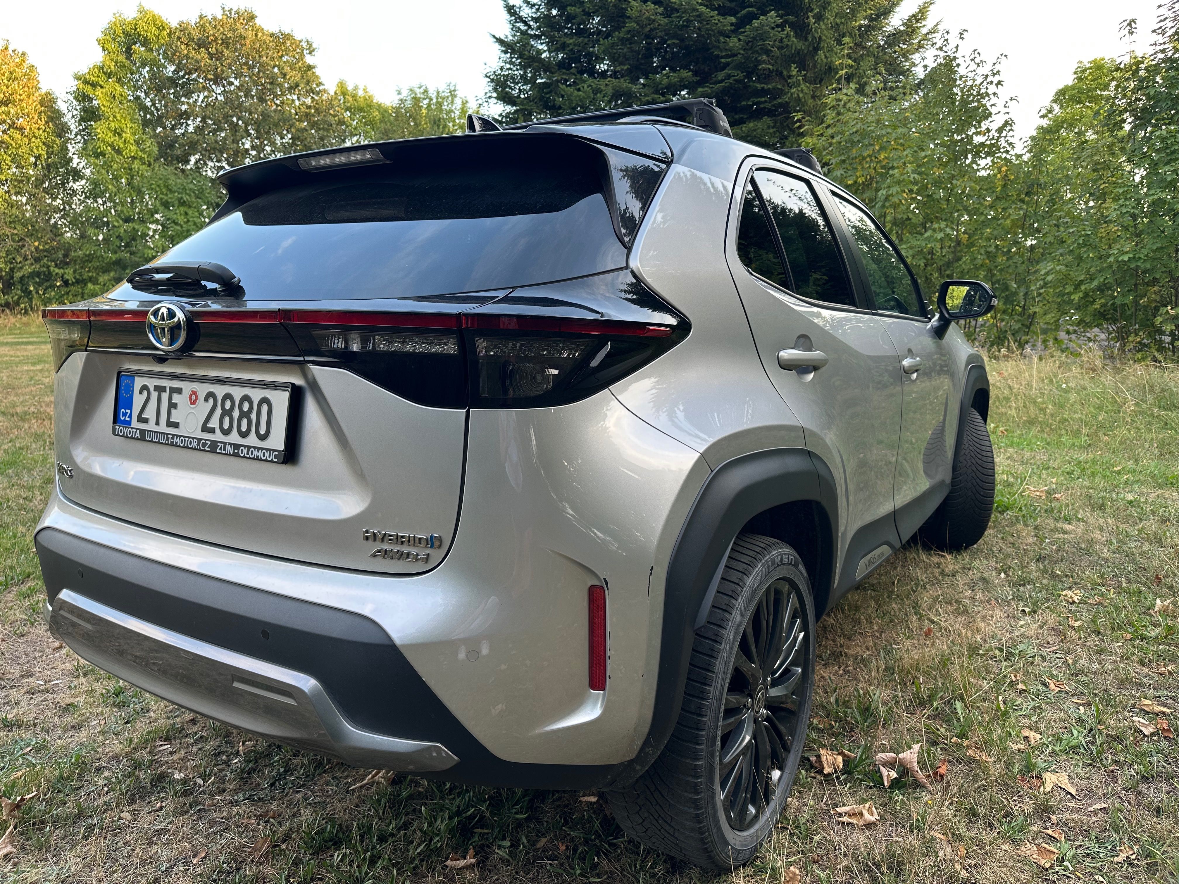 Toyota Yaris Cross, 1.5 Hybrid AWD-i 4×4 VIP - fotka 3