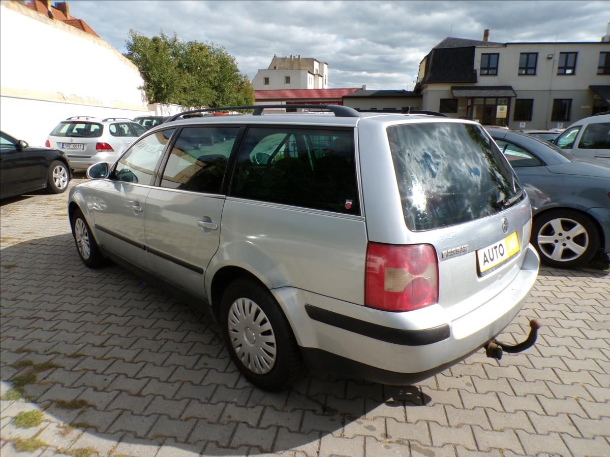 Volkswagen Passat, 1,6 i  TAŽNÉ ZAŘÍZENÍ - fotka 4
