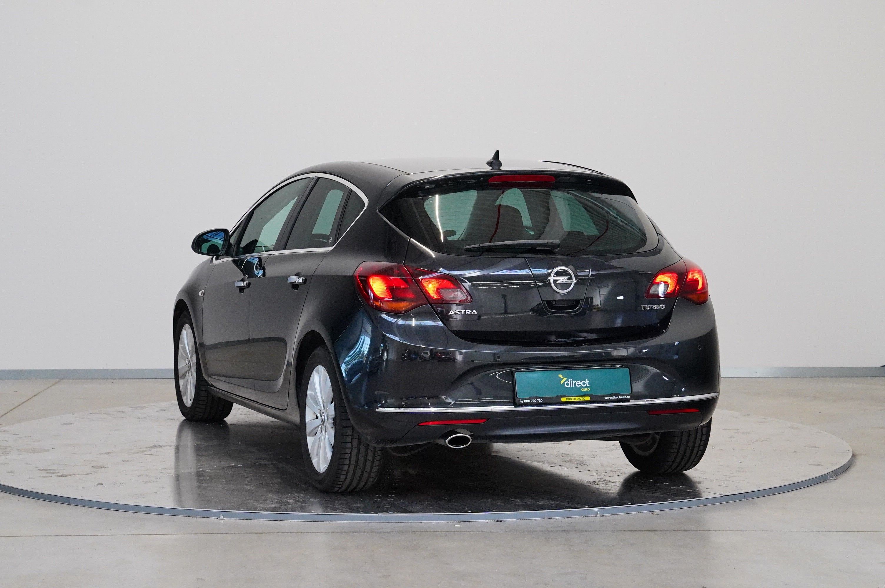 Opel Astra, 1.6i Turbo 125 kW - fotka 4