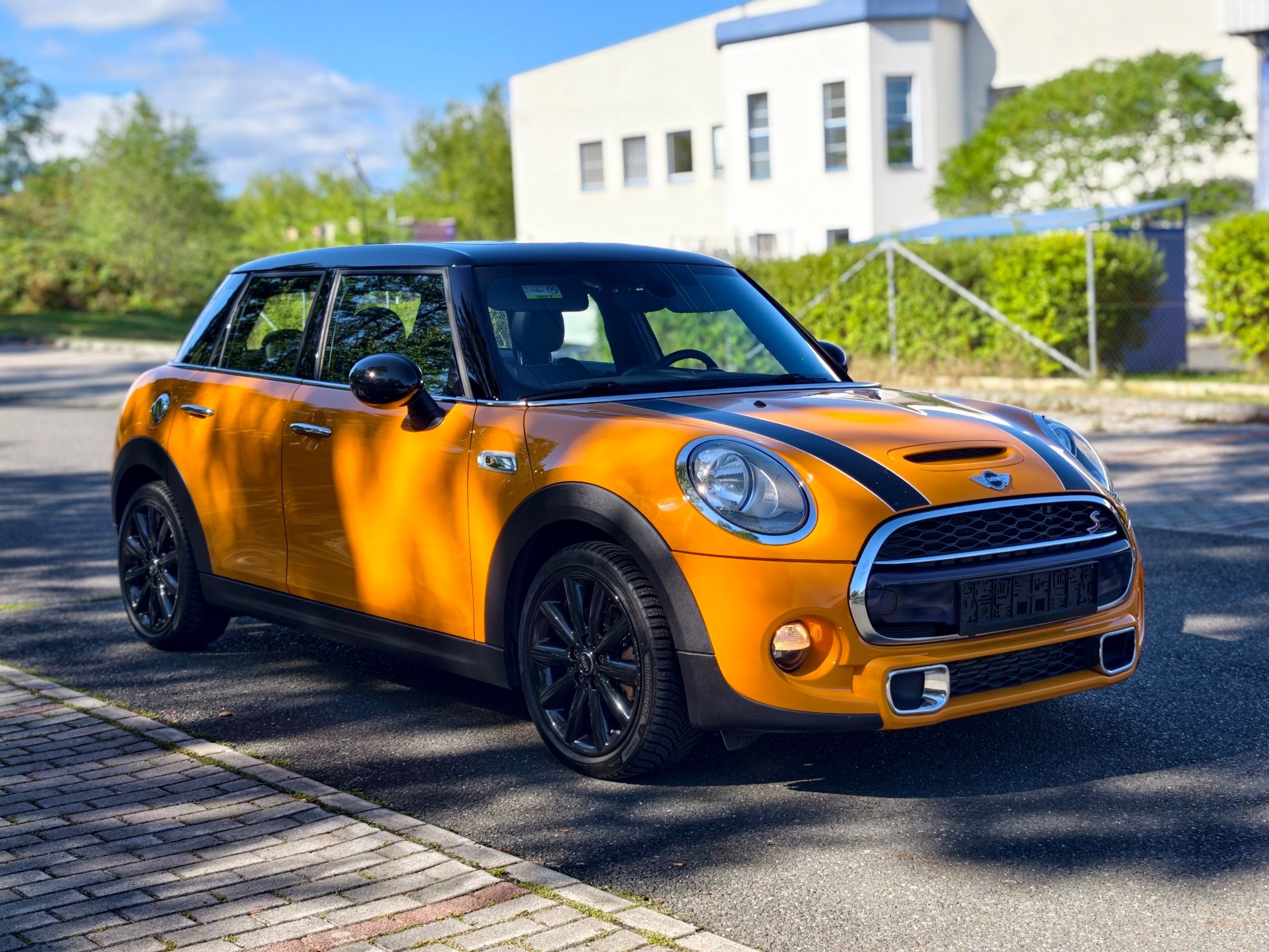 Mini Cooper S, MINI Cooper SD (F55) 5 dveří - fotka 5