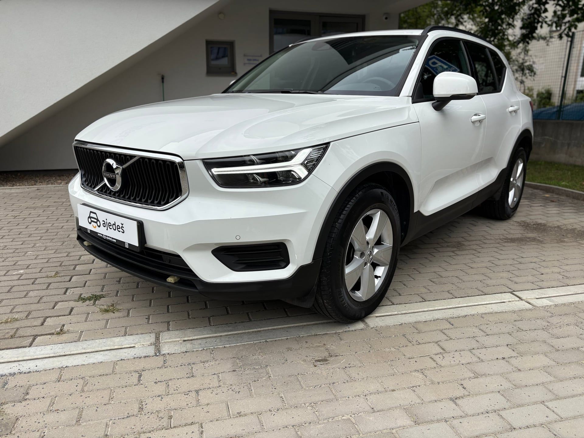 Volvo XC40, T3/Momentum Core/servis/ČR - fotka 2