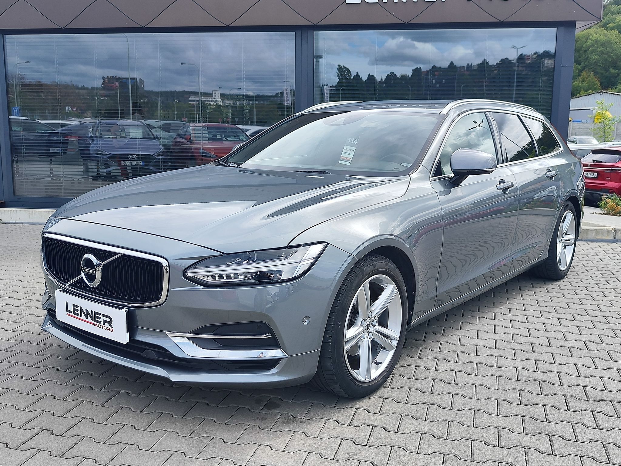 Volvo V90, D3 2.0/110kW Momentum AT