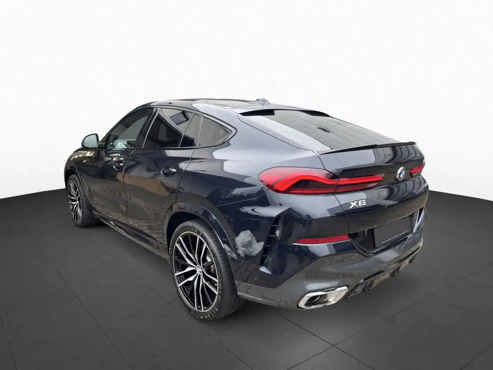 BMW X6, xDrive40d M-Sport Pano HuD 360 - fotka 2