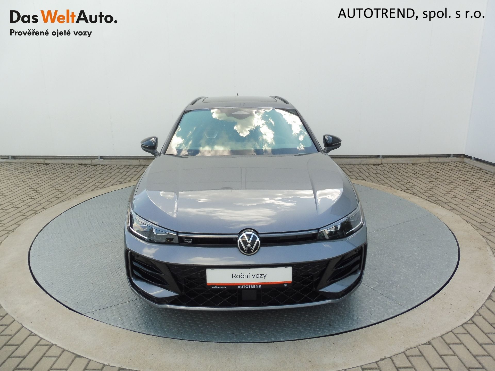 Volkswagen Passat Variant, Variant R-Line 2,0 TDI 110kW D - fotka 4