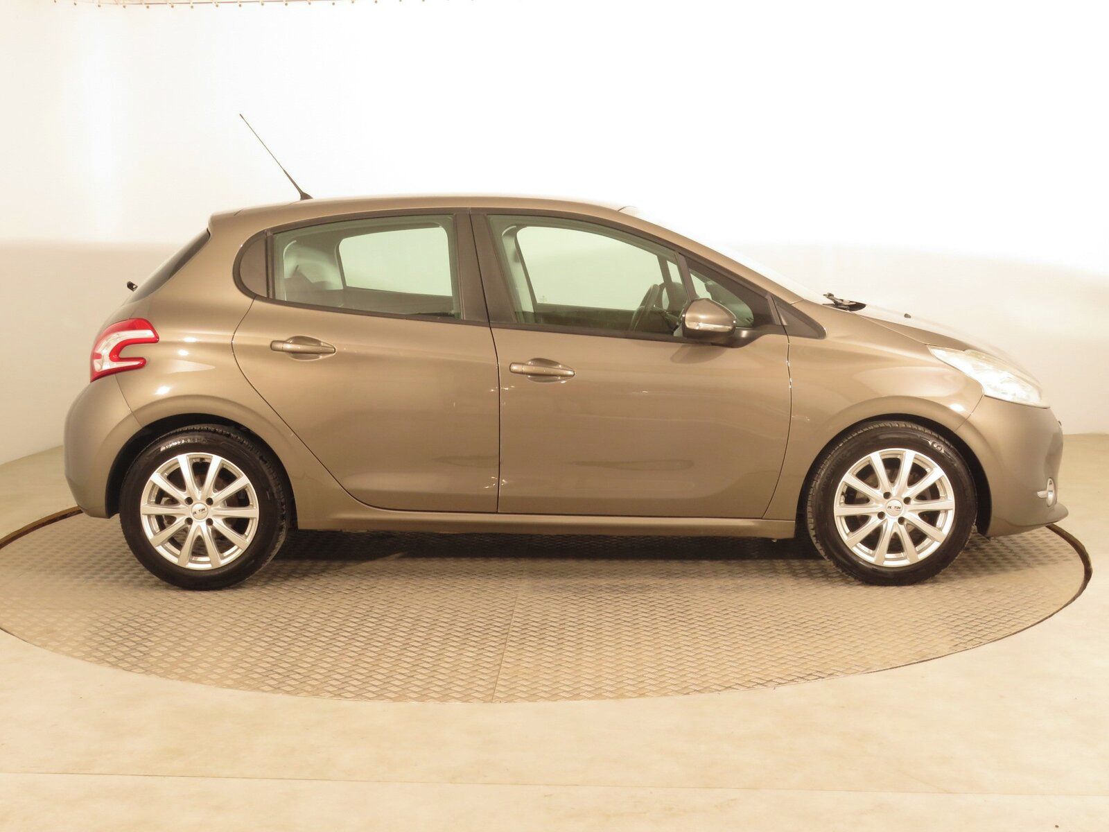 Peugeot 208, 1.4 VTi, Serv.kniha - fotka 6