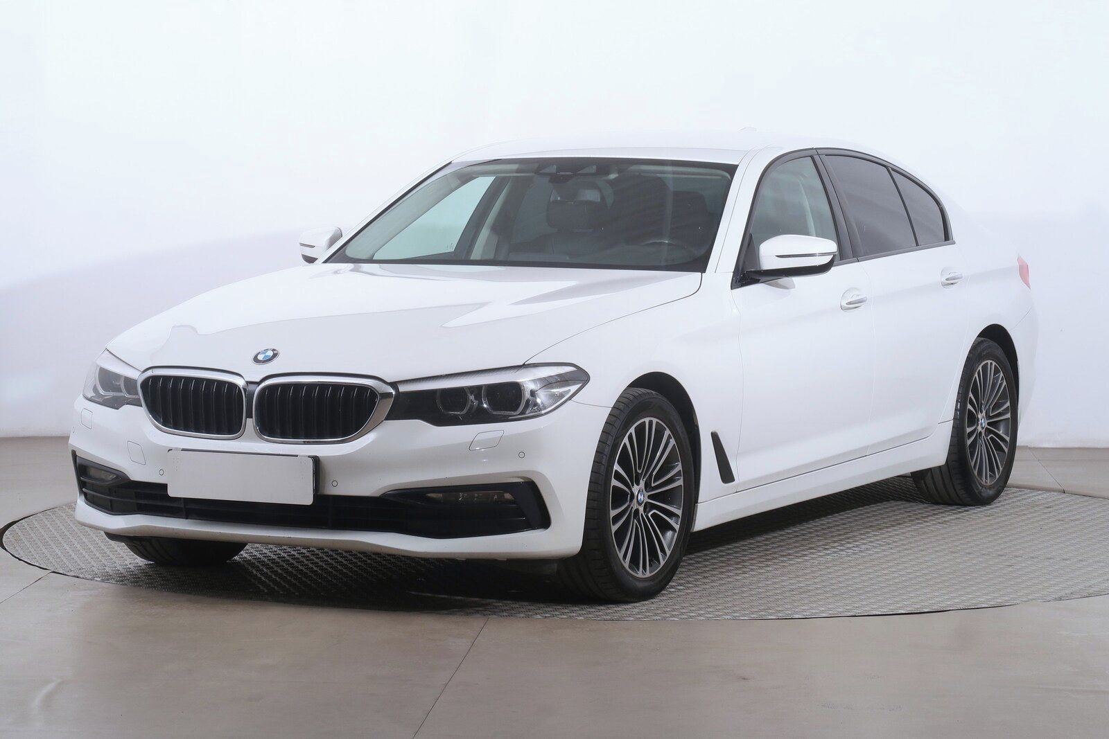 BMW Řada 5, 520d, Serv.kniha - fotka 2