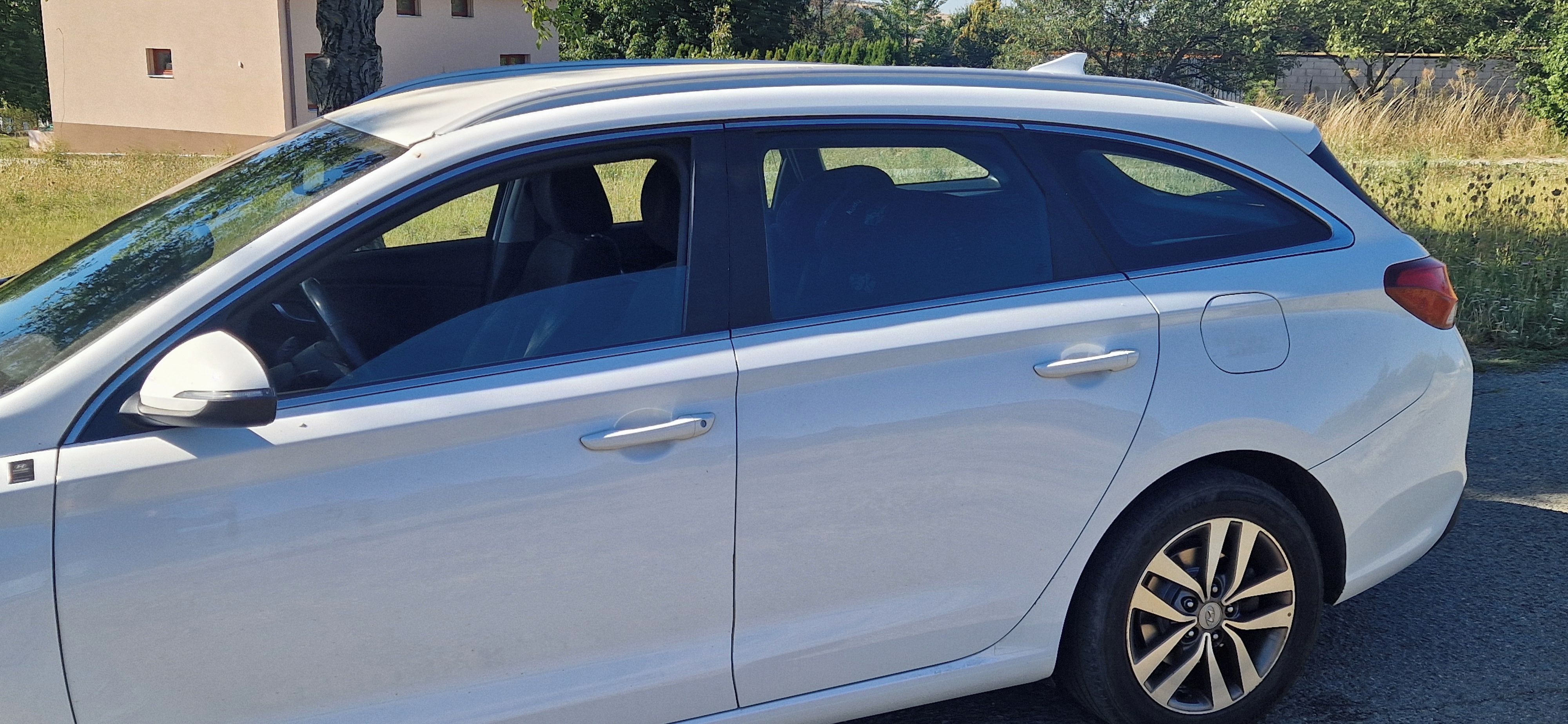 Hyundai i30, Servisovany po stk top cena - fotka 4