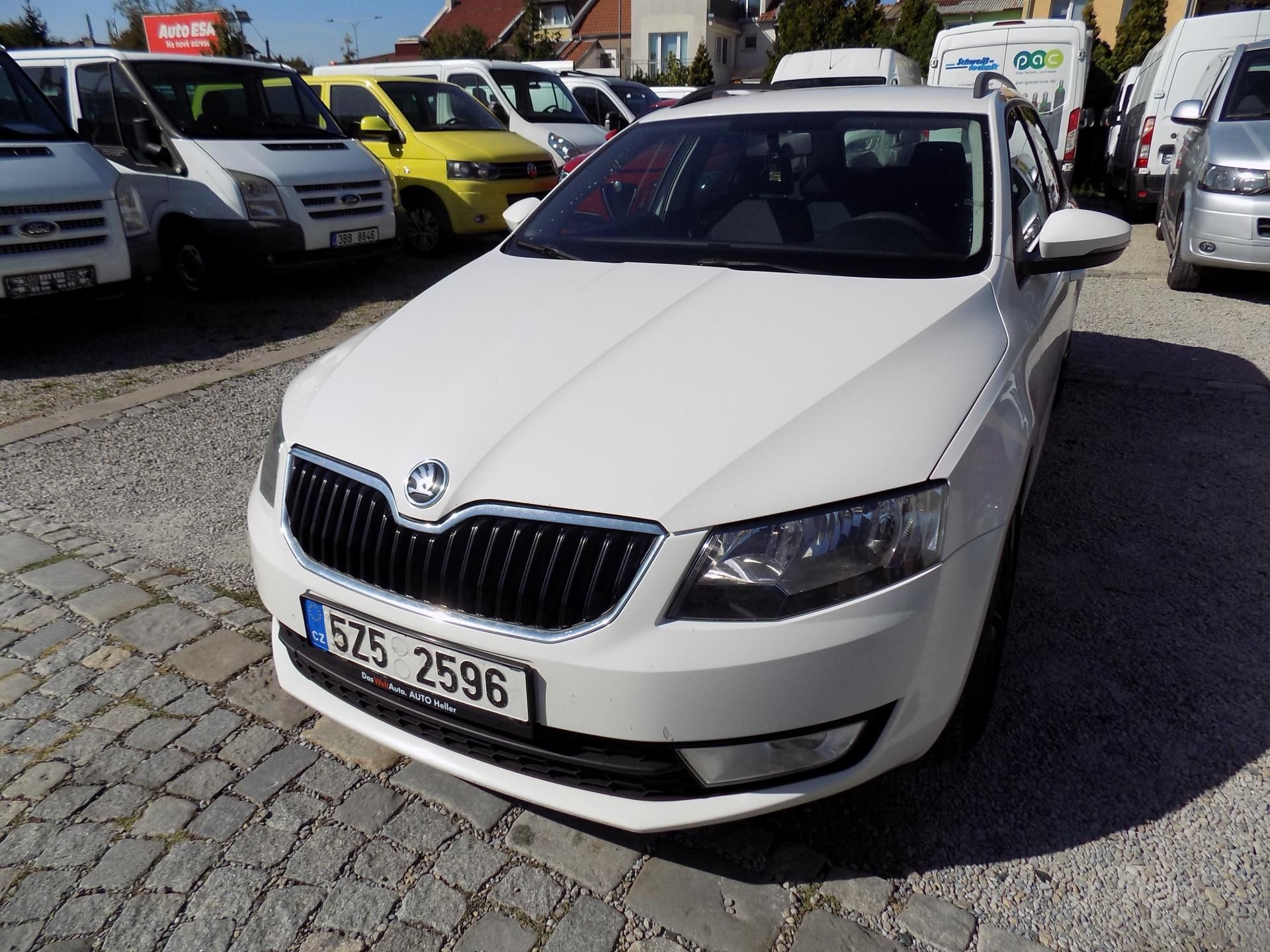 Škoda Octavia, 1,6 TDI 81 KW ACTIVE, KLIMA - fotka 2