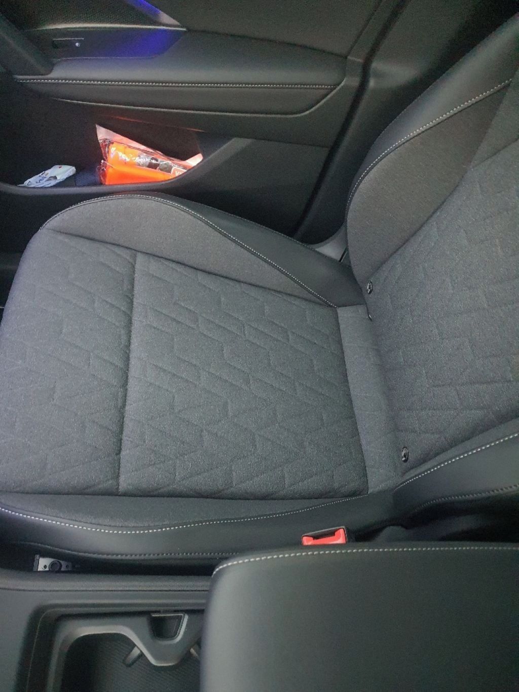 Volkswagen Tiguan, People 1,5 TSI 150kW eHybrid - fotka 4