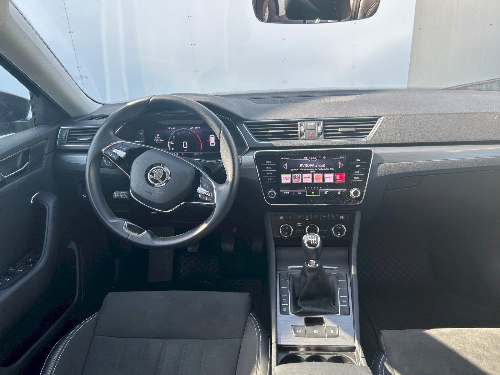 Škoda Superb, SUPERB COM GRT STY TD 110/2.0 - fotka 5