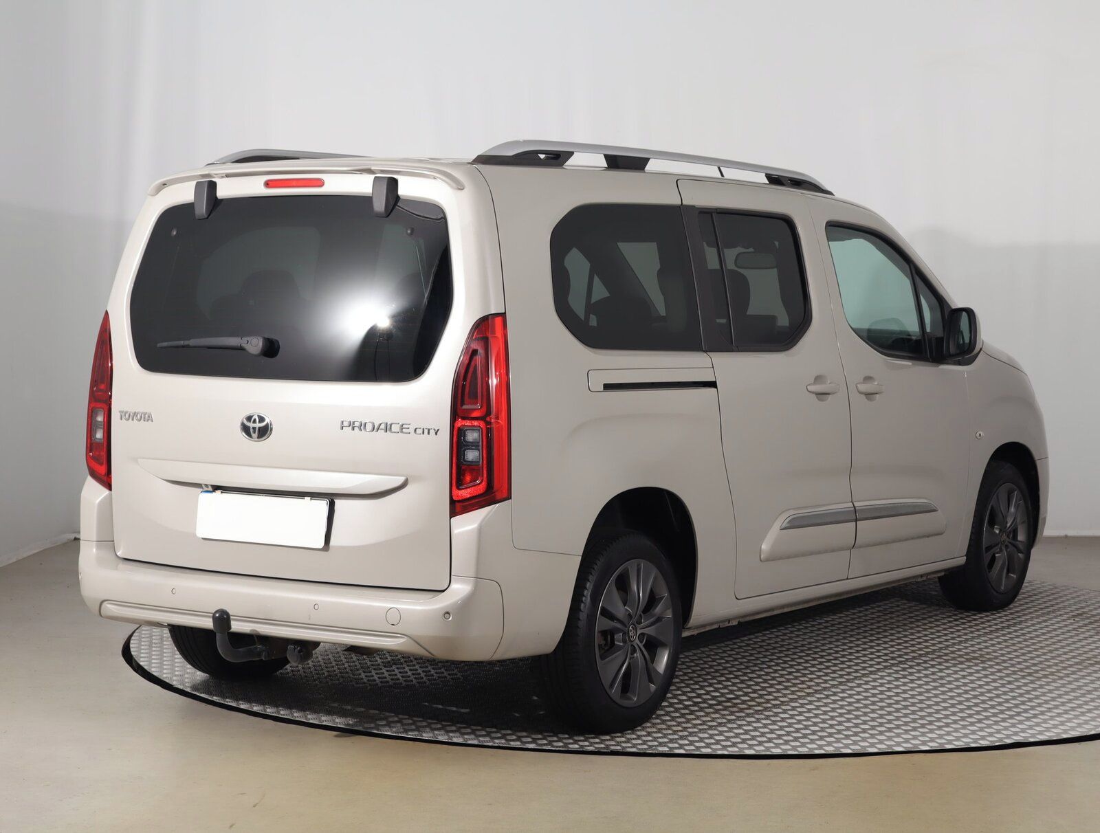 Toyota Proace City Verso, Maxi 1.5 D-4D, Family, 7Míst - fotka 5