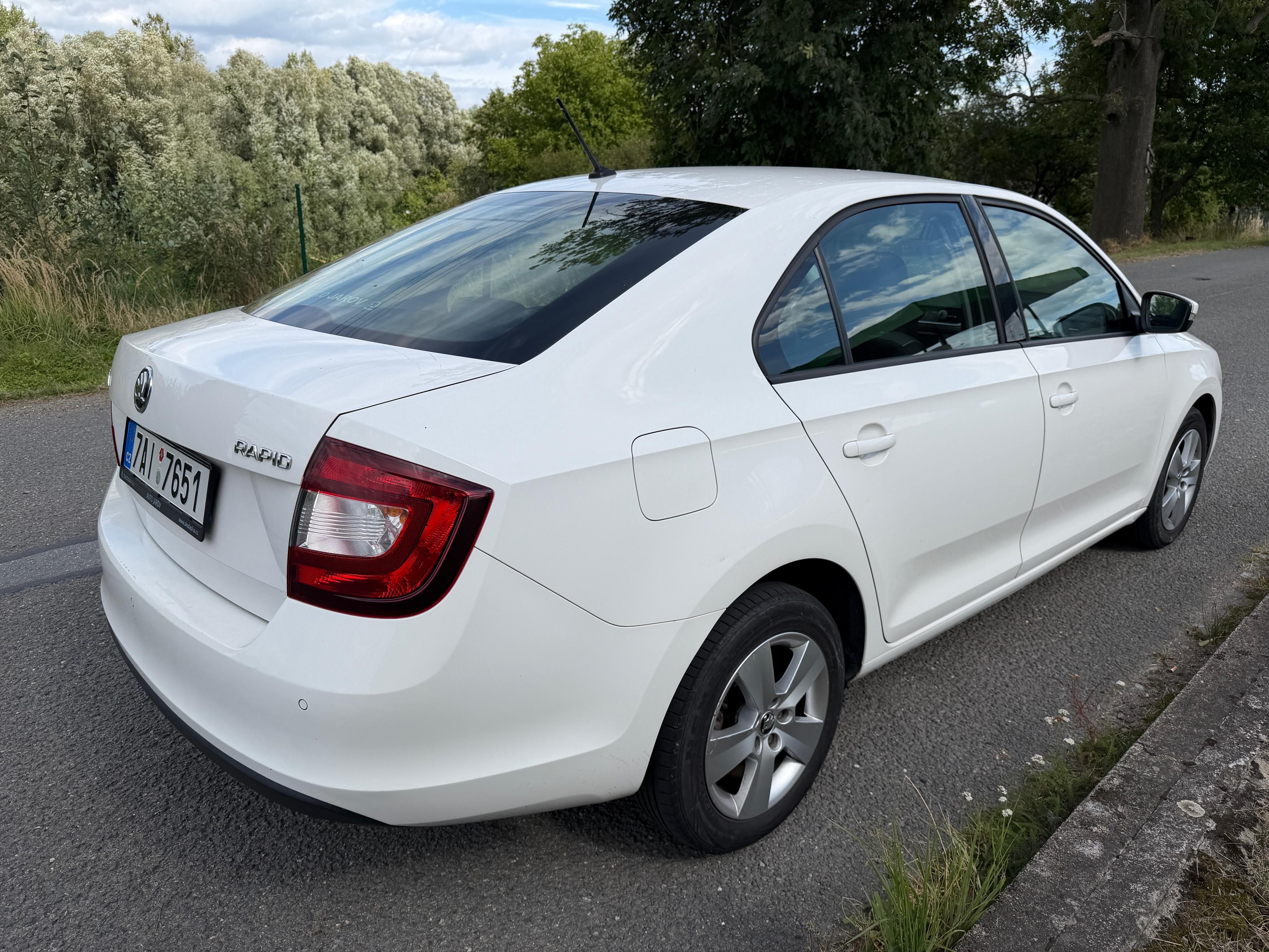Škoda Rapid, 1.0TSi-manuál,klima,vyhř.sedač - fotka 4