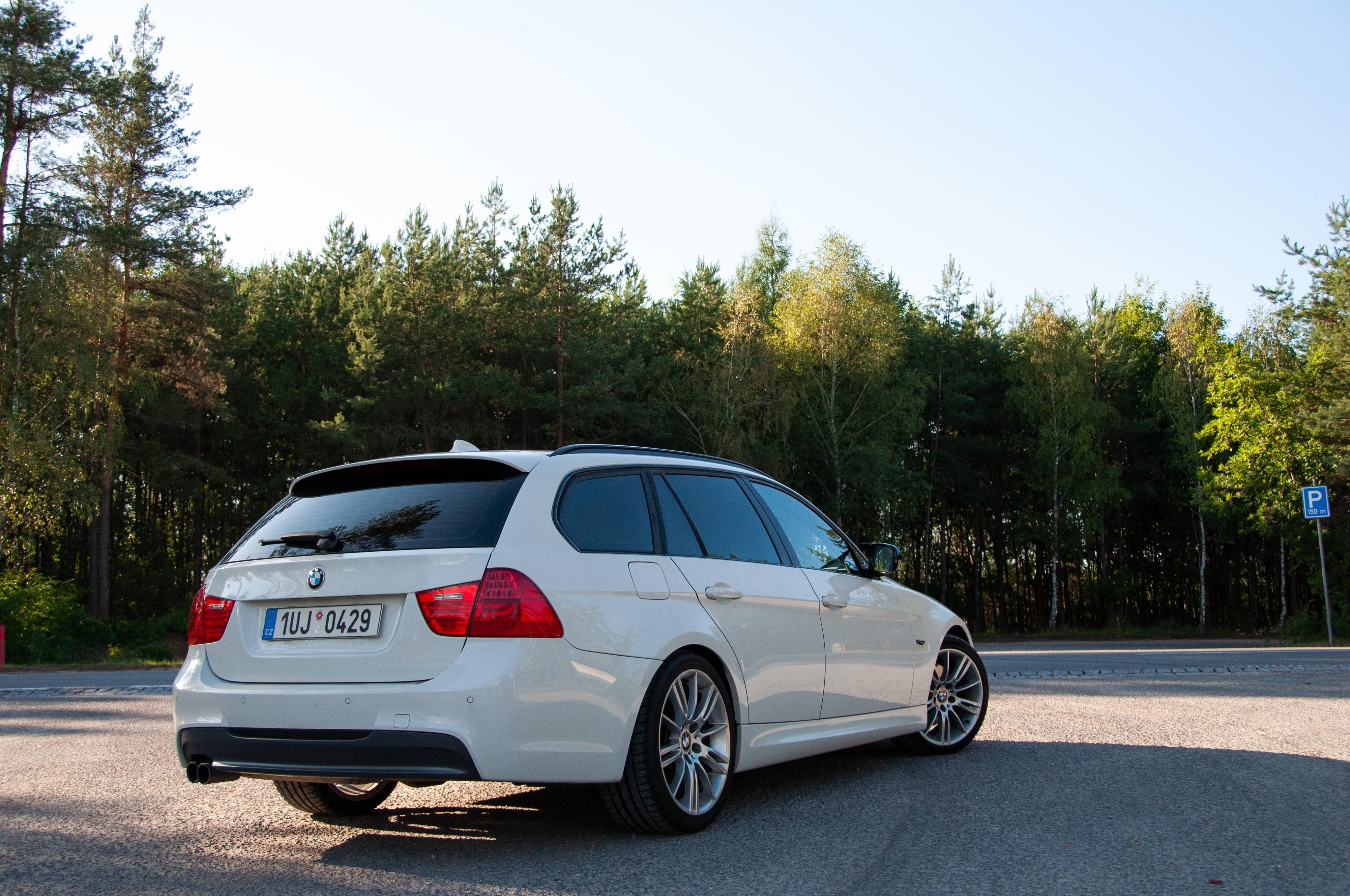 BMW Řada 3, E91 LCI 325d M-Paket Manual - fotka 3