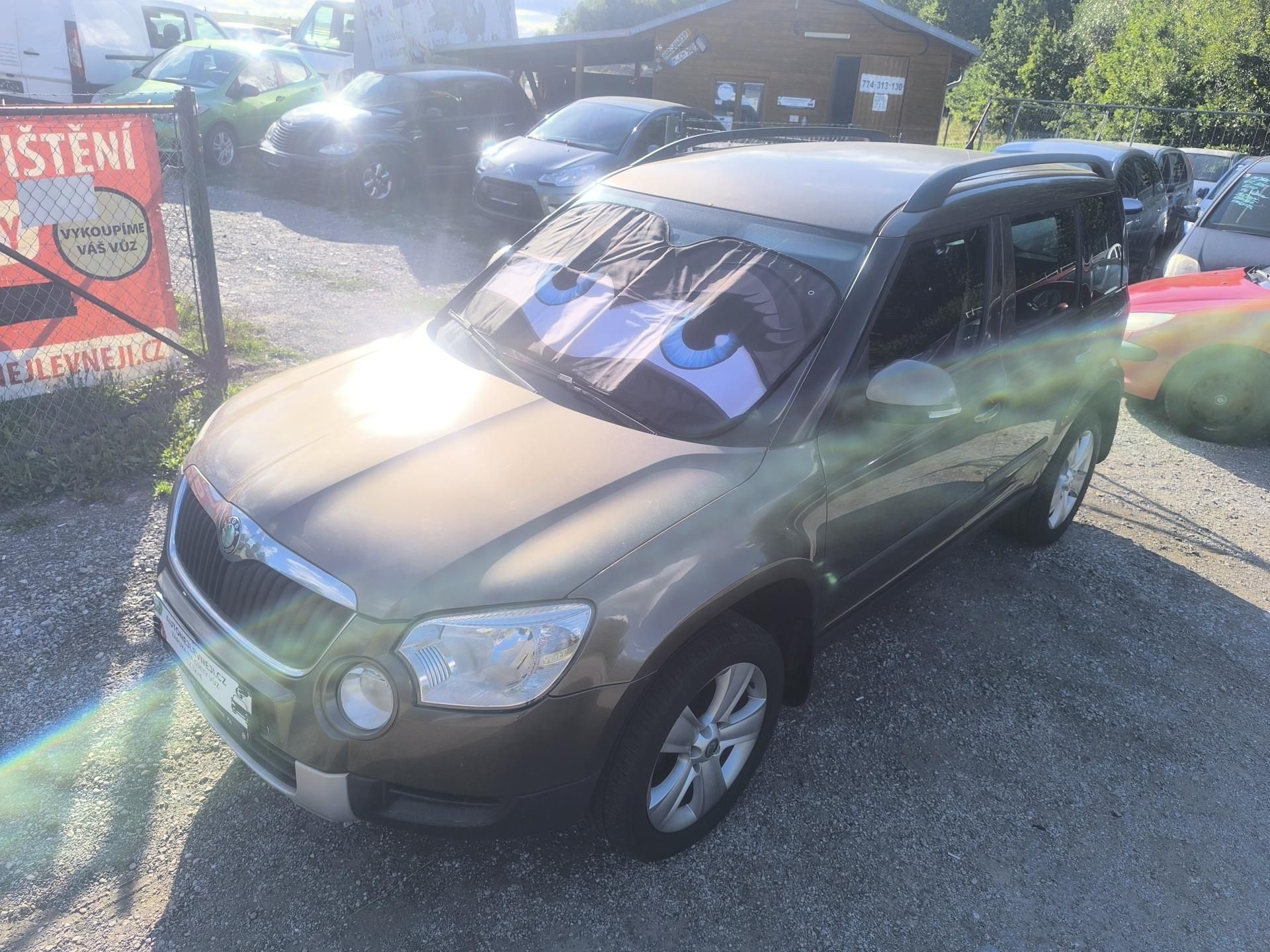 Škoda Yeti, 2.0TDI 4X4 103KW,KRÁSNÝ,140TKM - fotka 3
