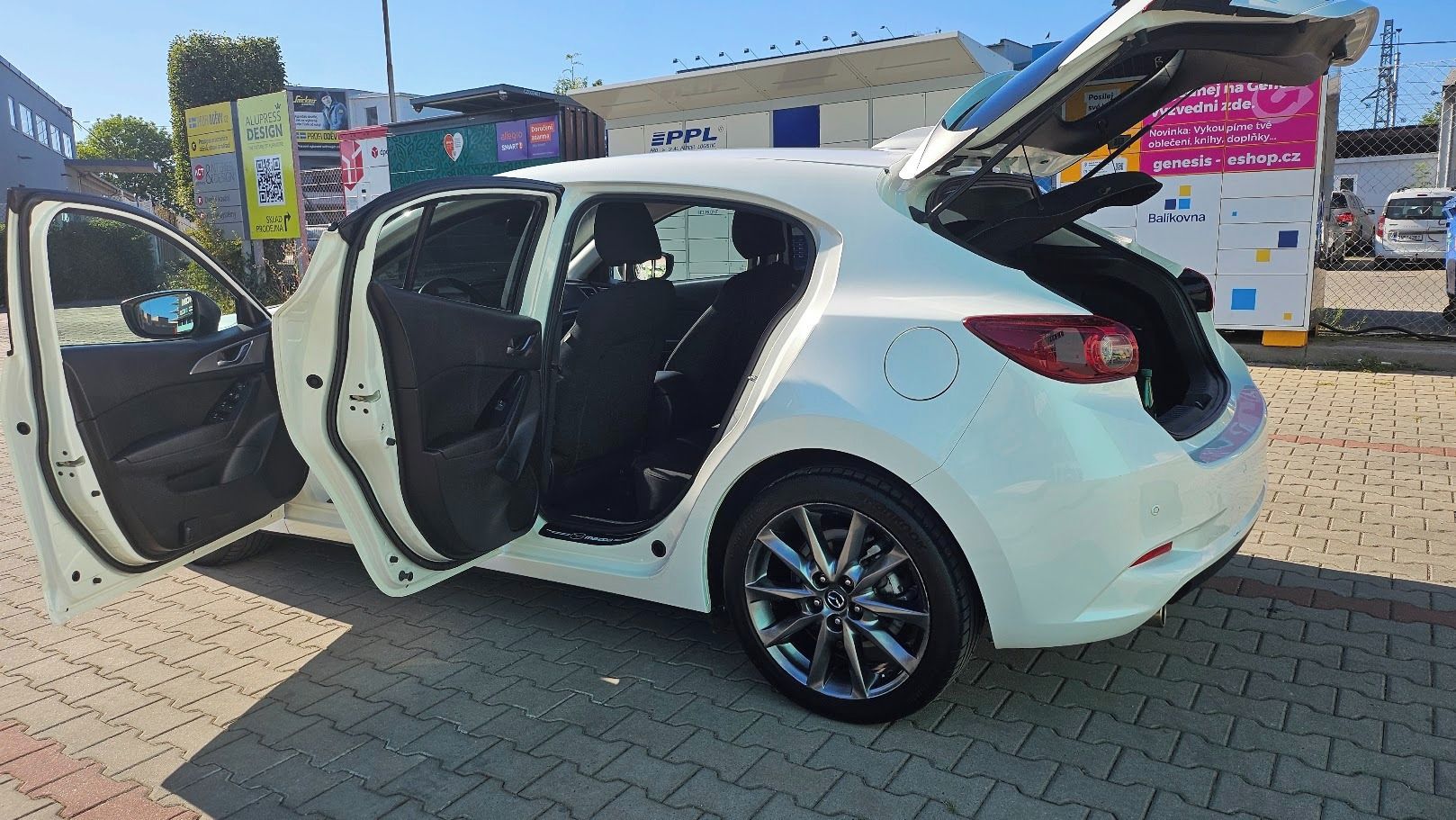 Mazda 3 - fotka 5